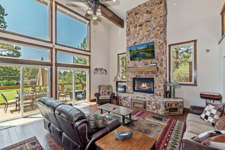 Custom Luxury With Golf Course Views, Top-tier Amenities, And Walkable Access To Bear Mountain Resort. - Big Bear Lake, CA