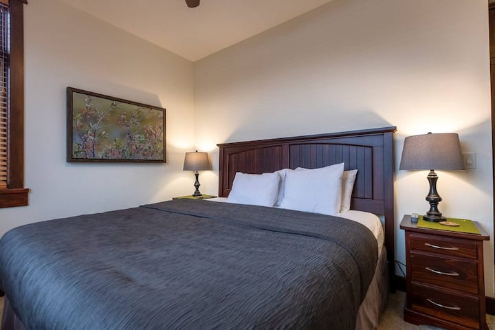 King Bed l Ensuite l Upper Floor