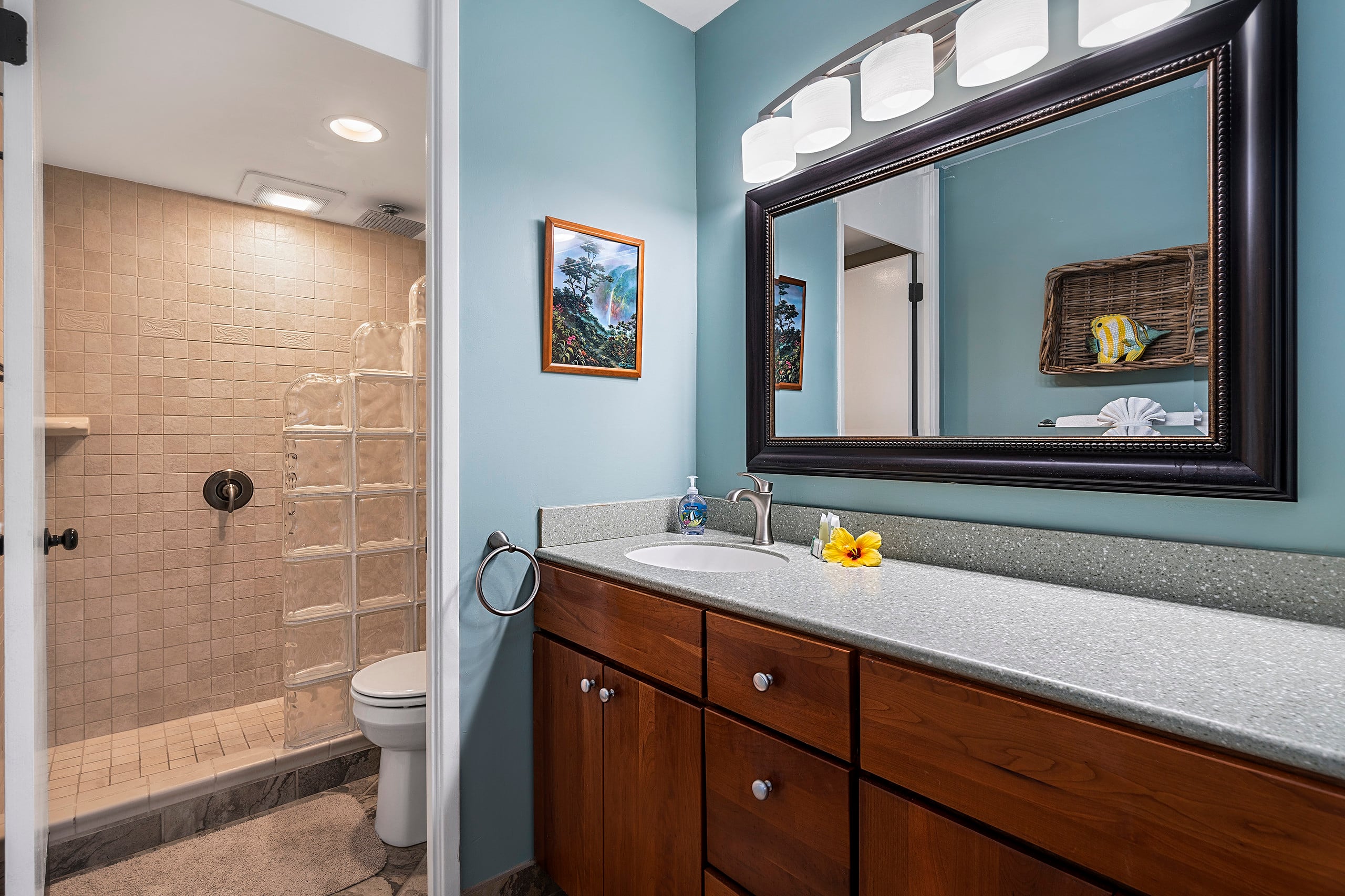 Condo in Kailua-Kona · ★4.86 · 2 bedrooms · 3 beds · 2 baths - Image 14