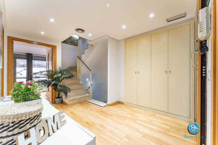 Villa Deluxe Madrid Center gallery image 5