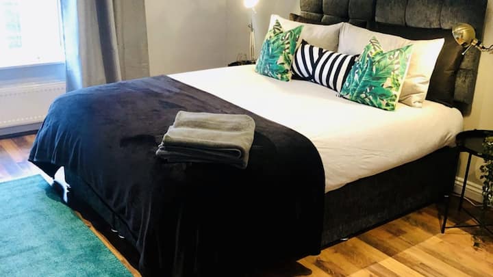 Modern Lush Apartment|near Hospital - Sheffield
