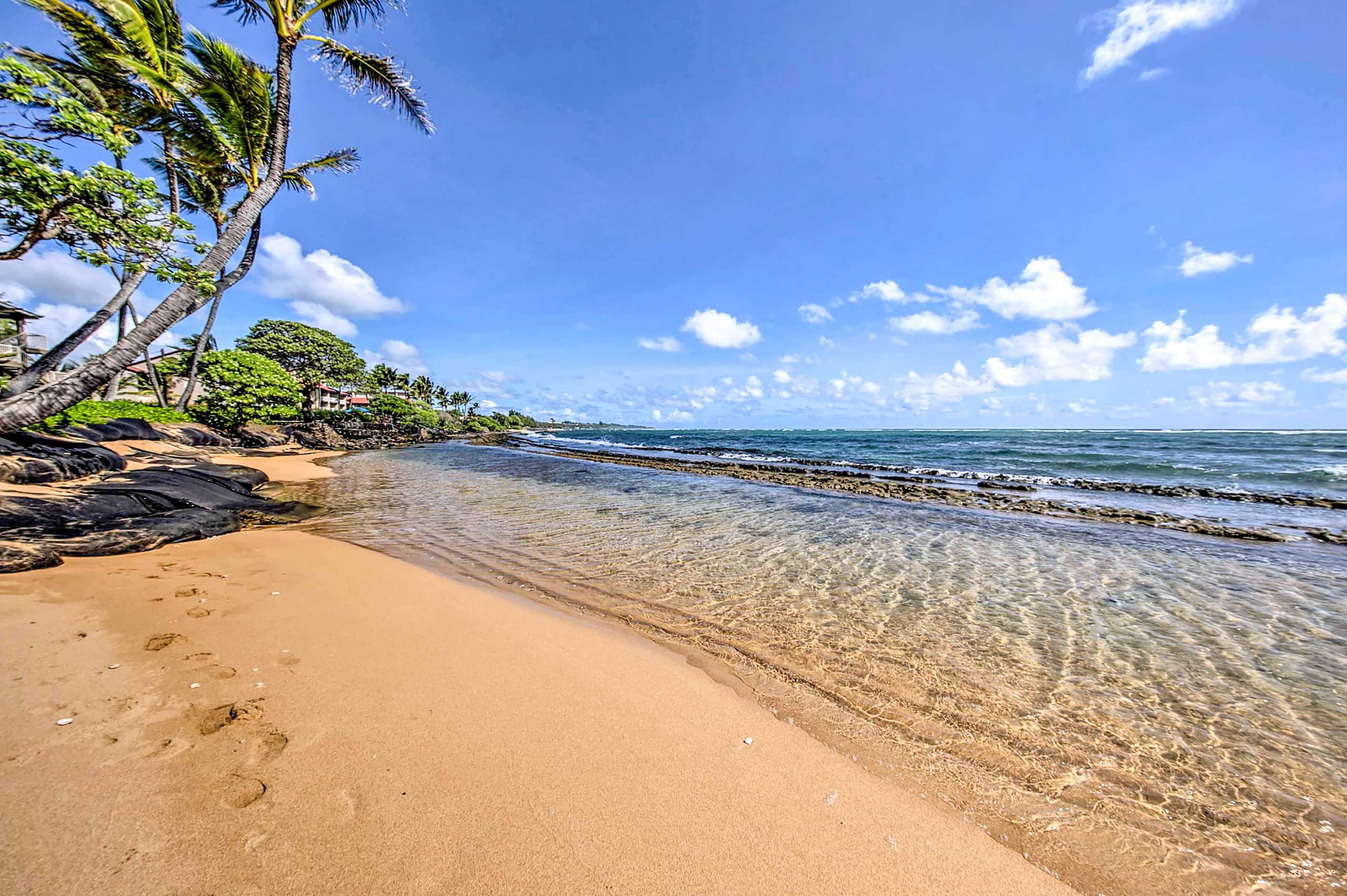 Condo in Kapaa · ★4.77 · 2 bedrooms · 2 beds · 1 shared bath - Image 3