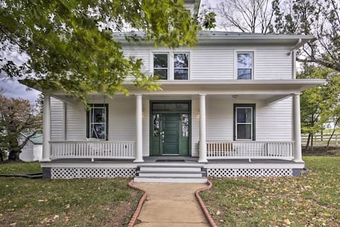 'Thomson Farm' Classic Home < 10 Mi to Vineyards!
