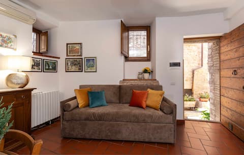 Top Airbnb: Smeraldo two-room apartment with valley view in Spello