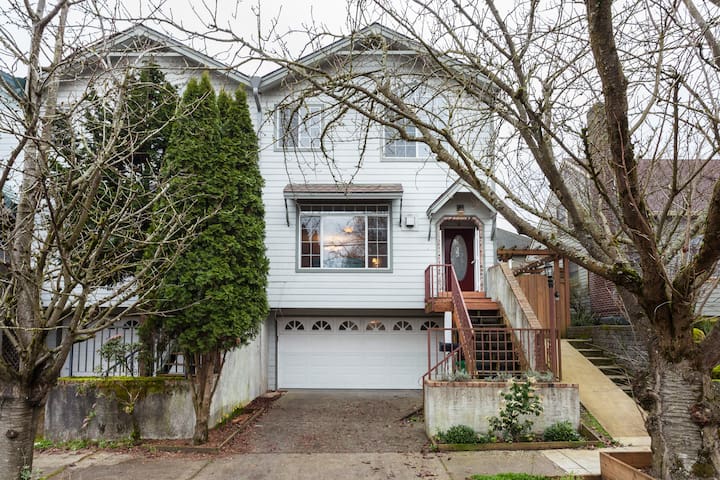 Cora Street Retreat – 2 bedroom in Portland