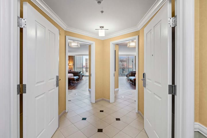 Luxury StripView 2-King Suites+No Resort Fee+Pool