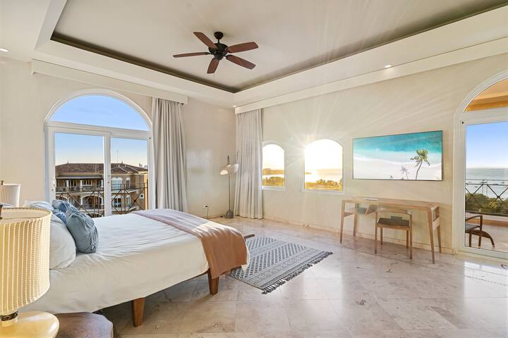 180 Degree Ocean view penthouse right in town