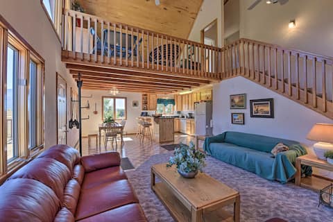 Questa Home w/ Views - 13 Mi to Red River Skiing!