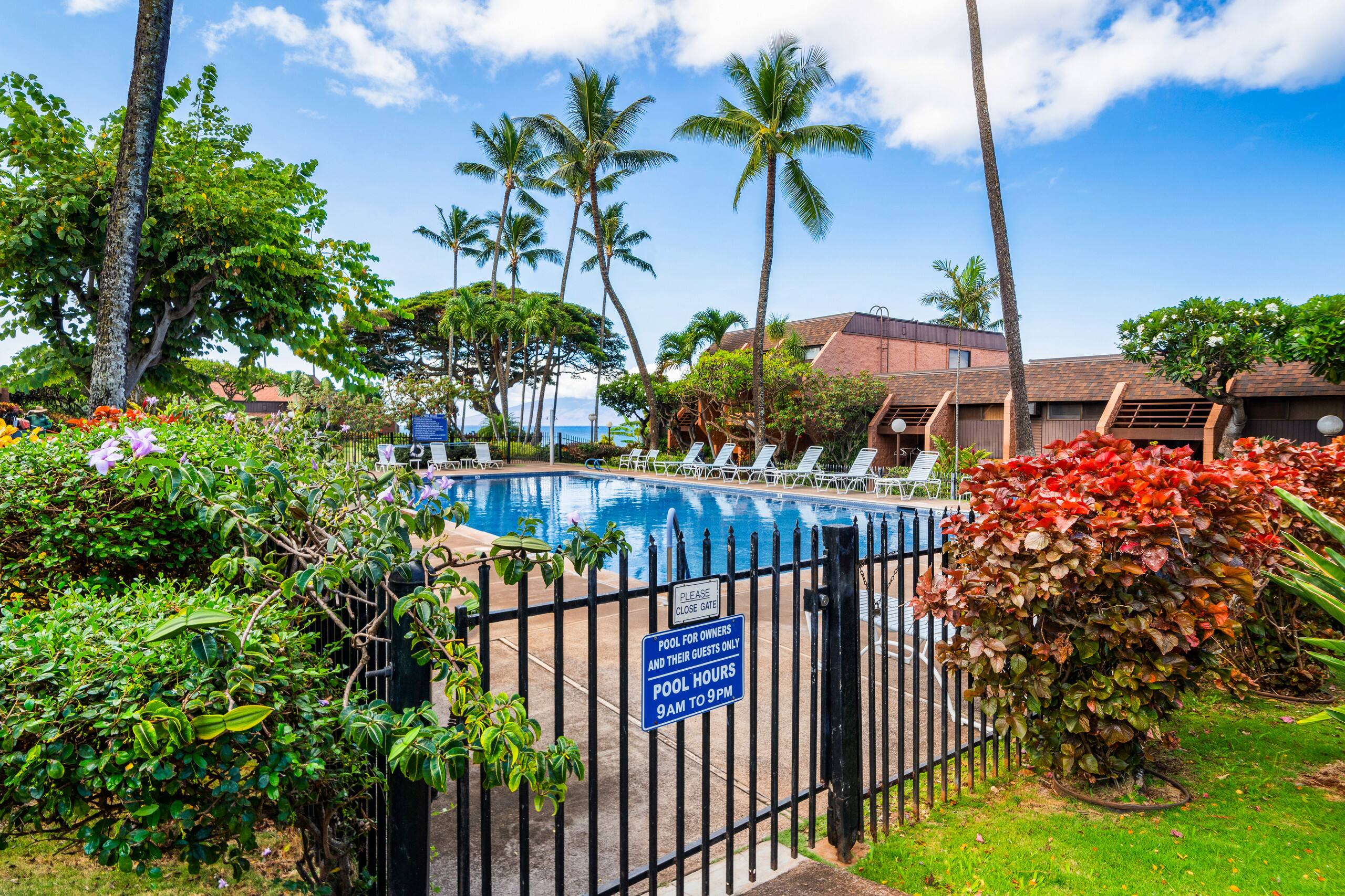 Condo in Lahaina · ★4.71 · 1 bedroom · 2 beds · 1 bath - Image 37