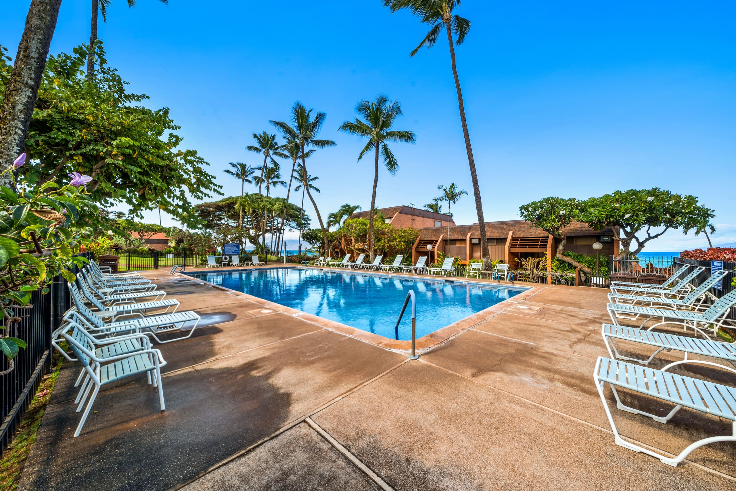 Condo in Lahaina · ★4.71 · 1 bedroom · 2 beds · 1 bath - Image 36