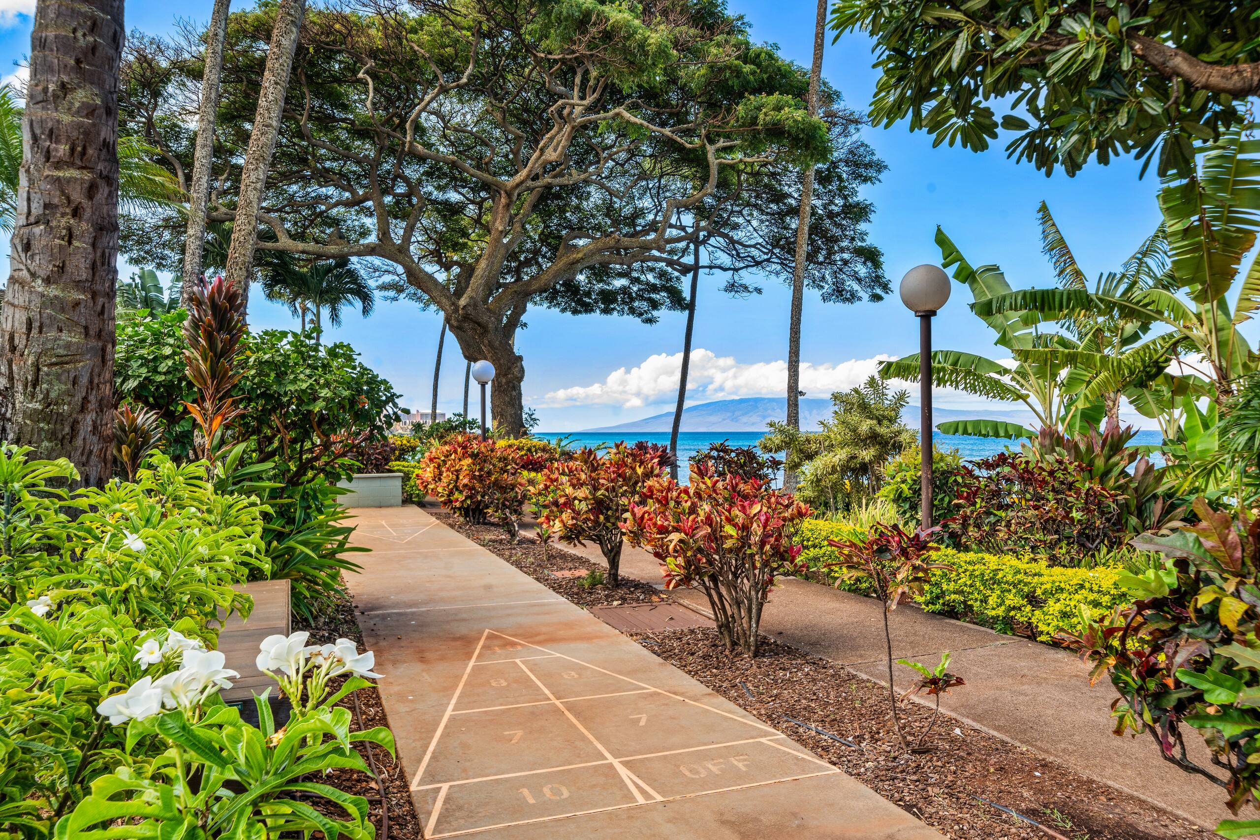 Condo in Lahaina · ★4.71 · 1 bedroom · 2 beds · 1 bath - Image 42