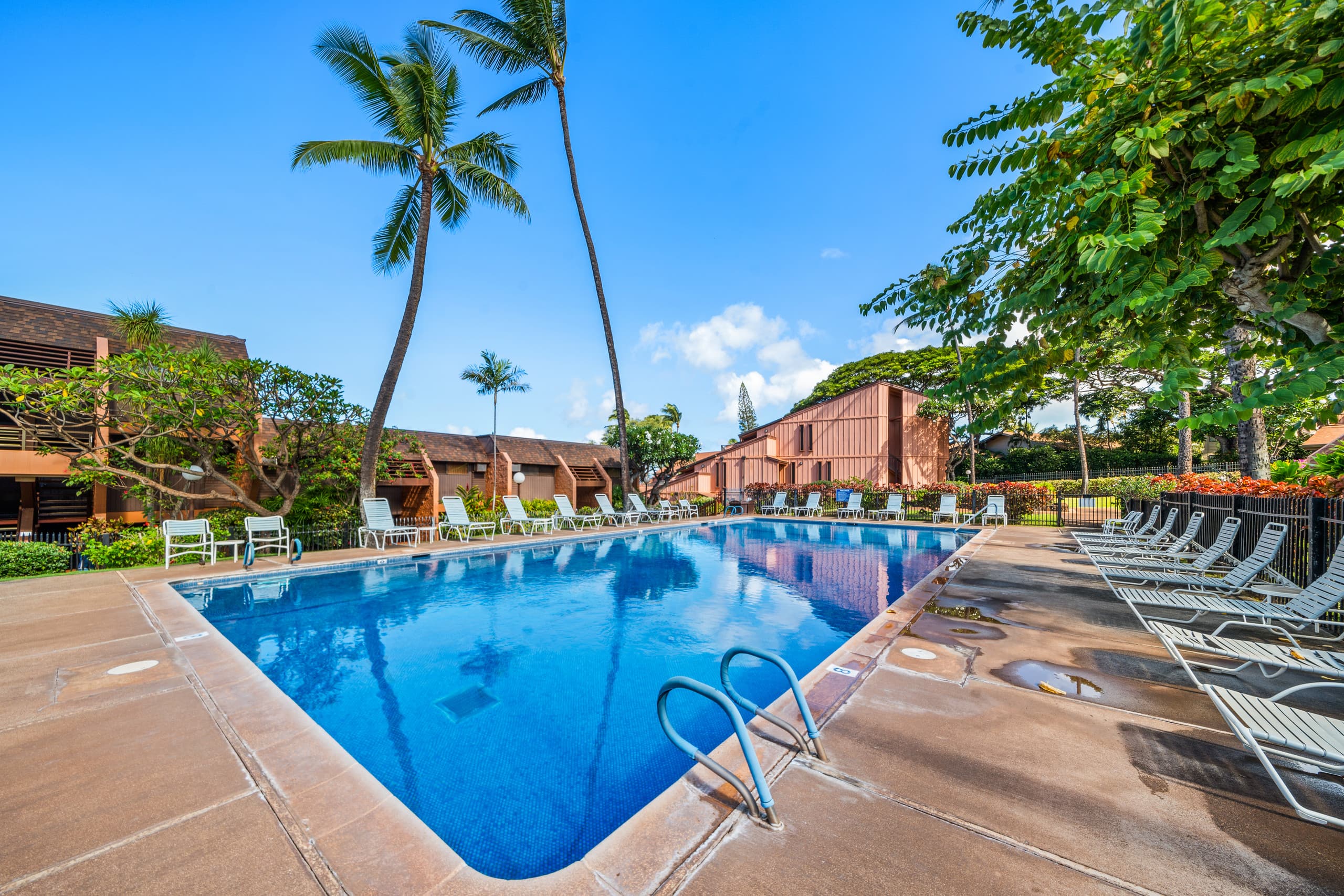 Condo in Lahaina · ★4.71 · 1 bedroom · 2 beds · 1 bath - Image 35