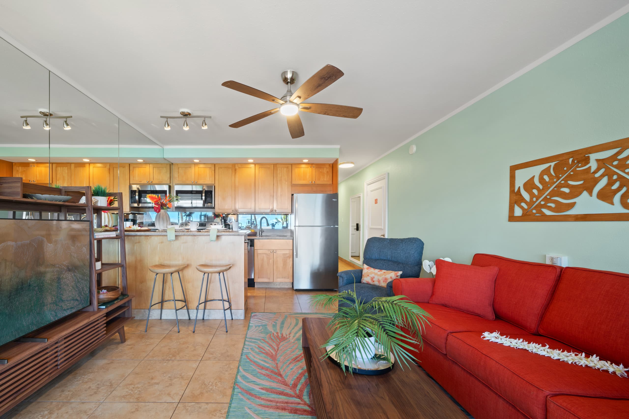 Condo in Lahaina · ★4.71 · 1 bedroom · 2 beds · 1 bath - Image 6