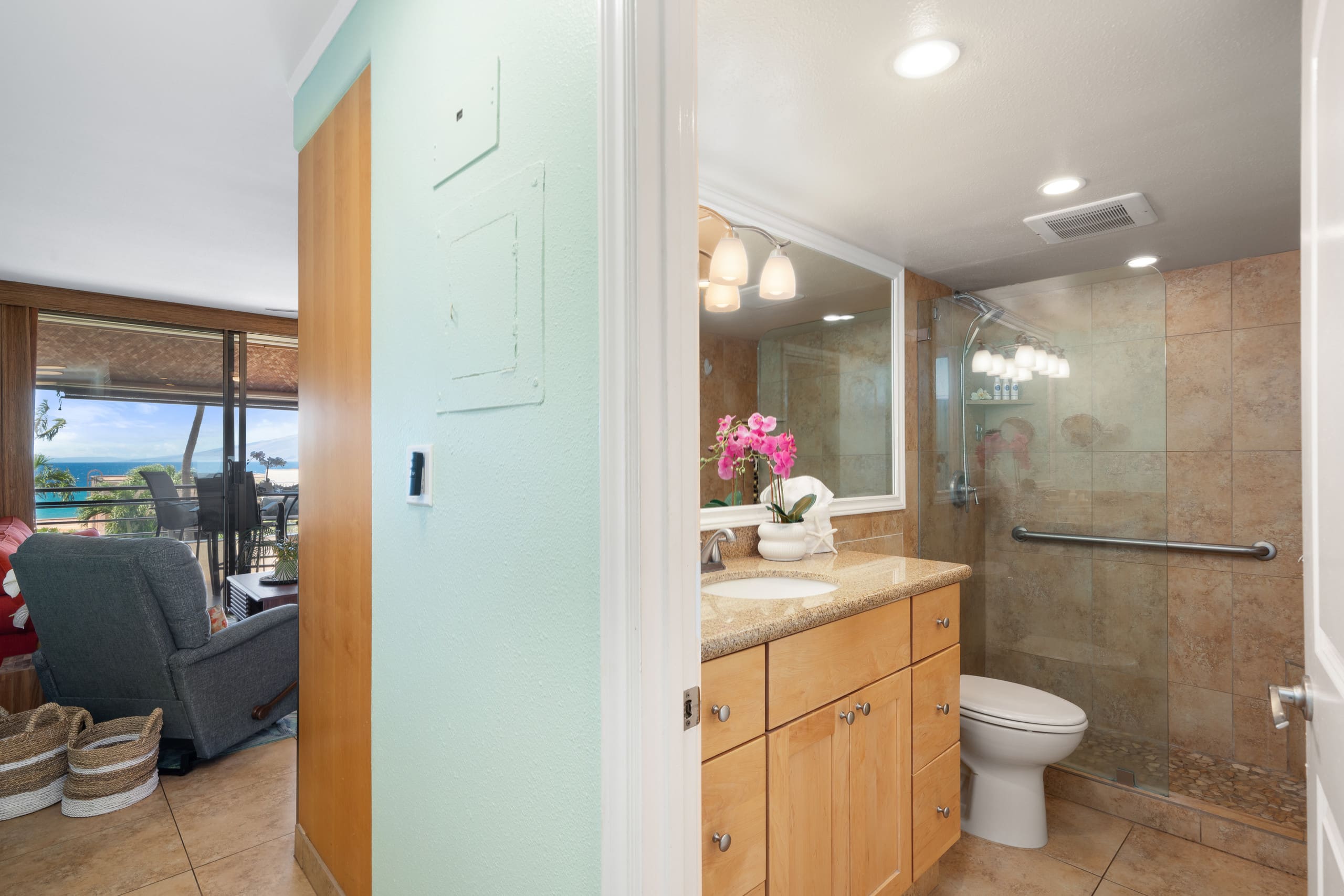 Condo in Lahaina · ★4.71 · 1 bedroom · 2 beds · 1 bath - Image 18