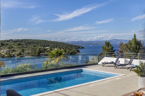 Villa Captain's house with heated pool, jacuzzi