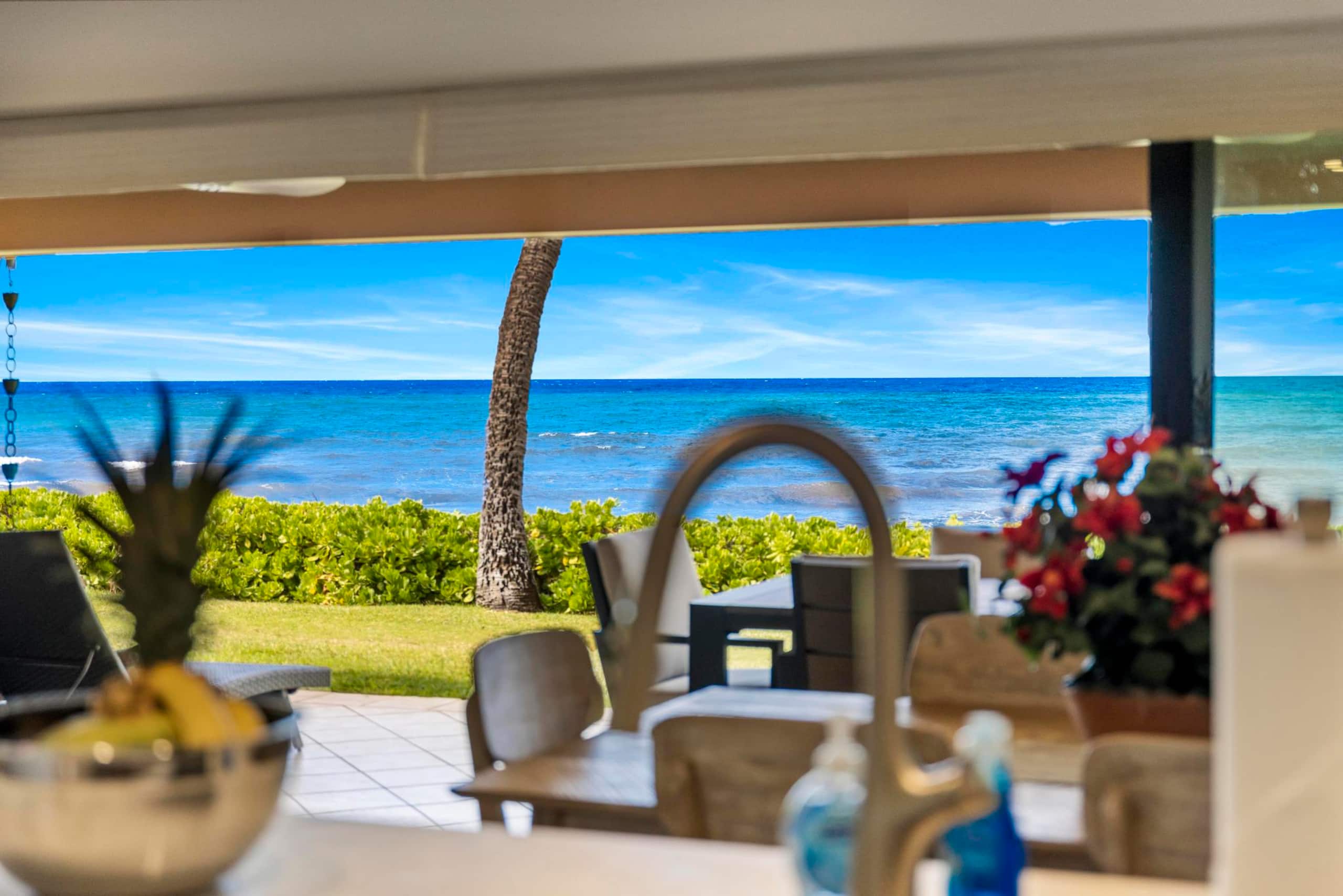 Townhouse in Lahaina · ★4.0 · 4 bedrooms · 4 beds · 4 baths - Image 15