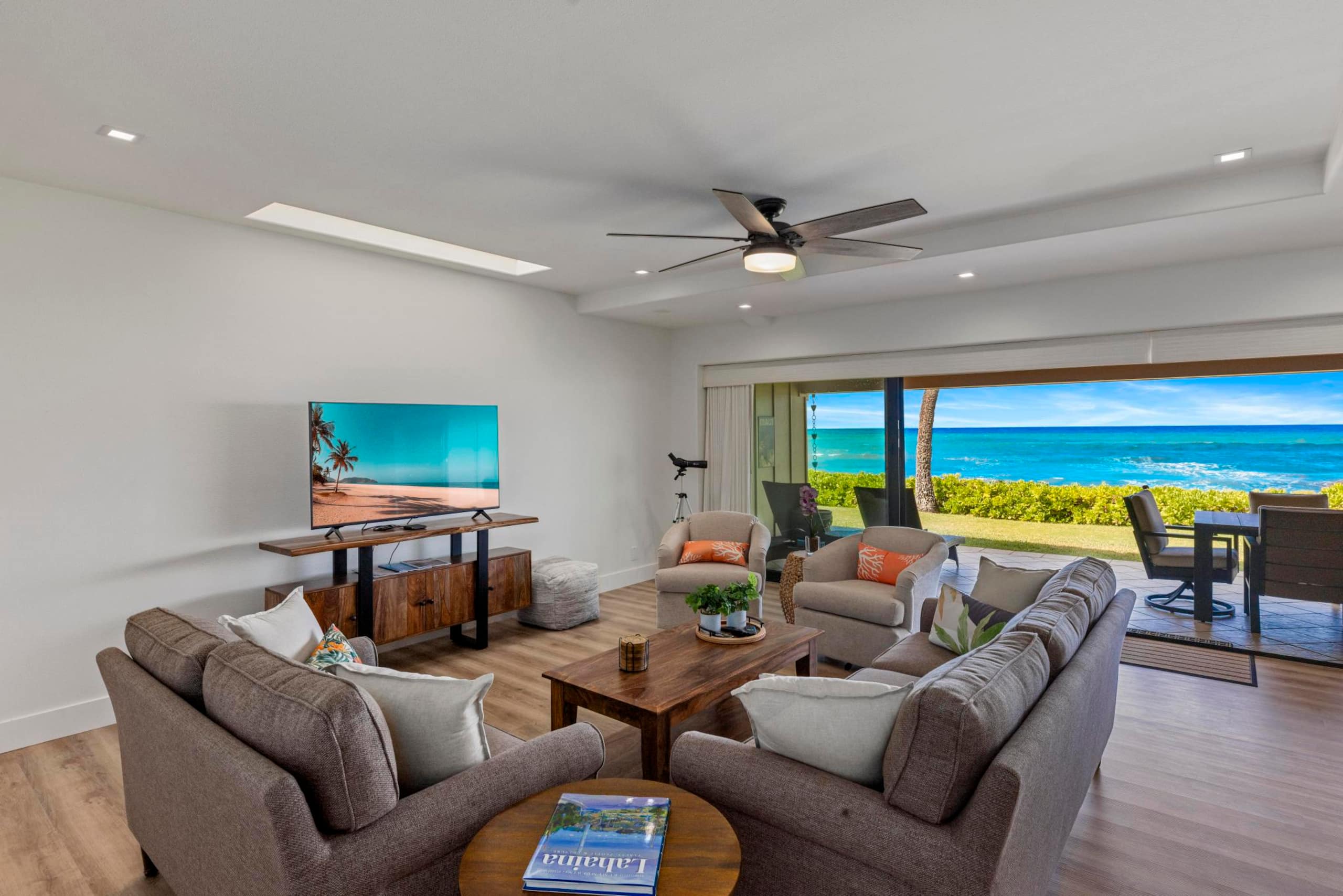 Townhouse in Lahaina · ★4.0 · 4 bedrooms · 4 beds · 4 baths - Image 3