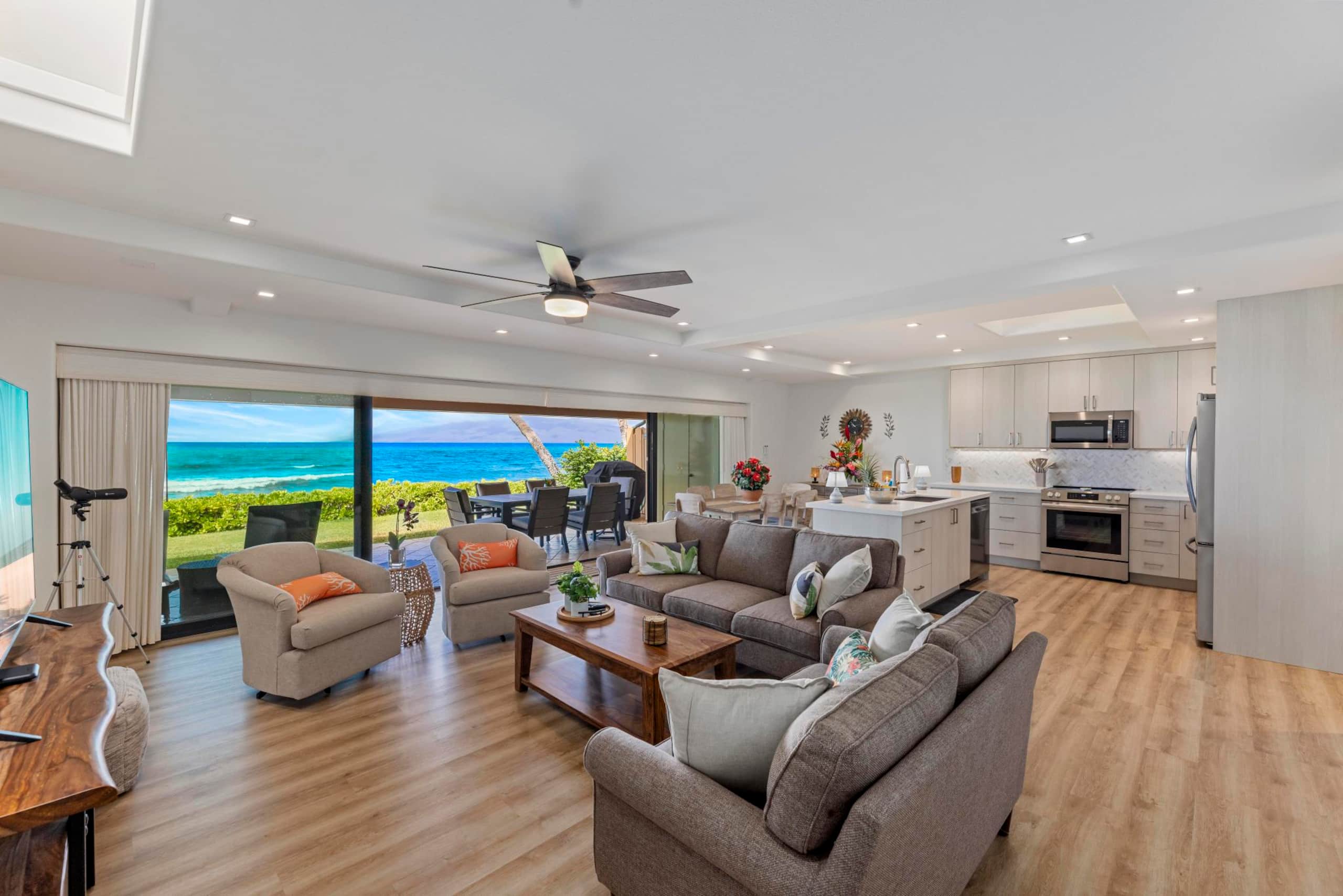 Townhouse in Lahaina · ★4.0 · 4 bedrooms · 4 beds · 4 baths - Image 11