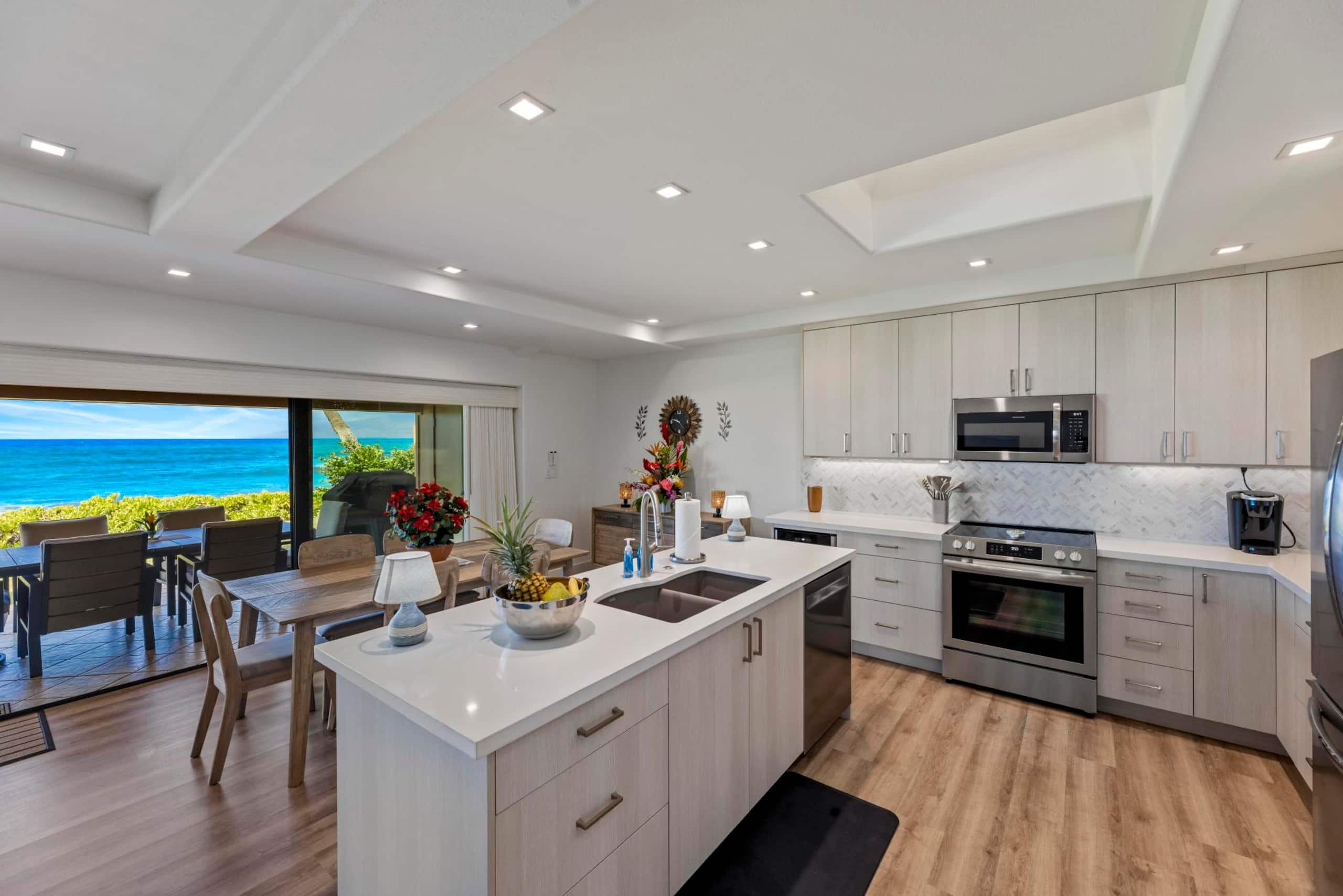 Townhouse in Lahaina · ★4.0 · 4 bedrooms · 4 beds · 4 baths - Image 12