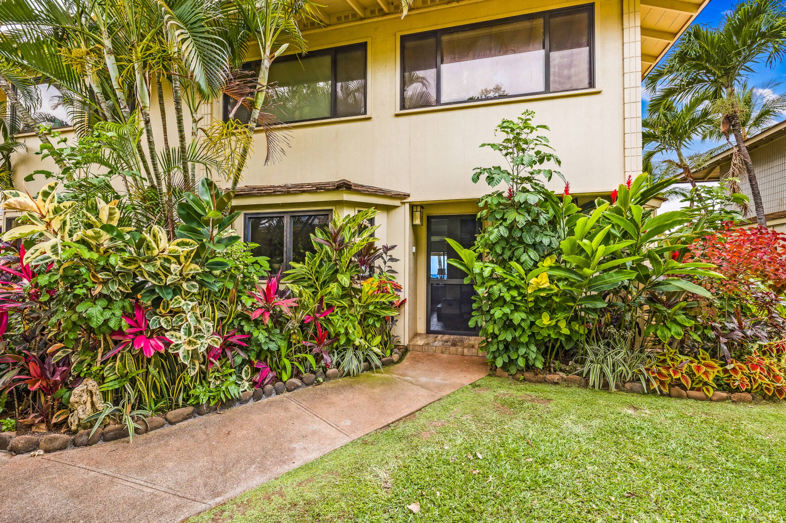 Townhouse in Lahaina · ★4.33 · 3 bedrooms · 4 beds · 2.5 baths - Image 46