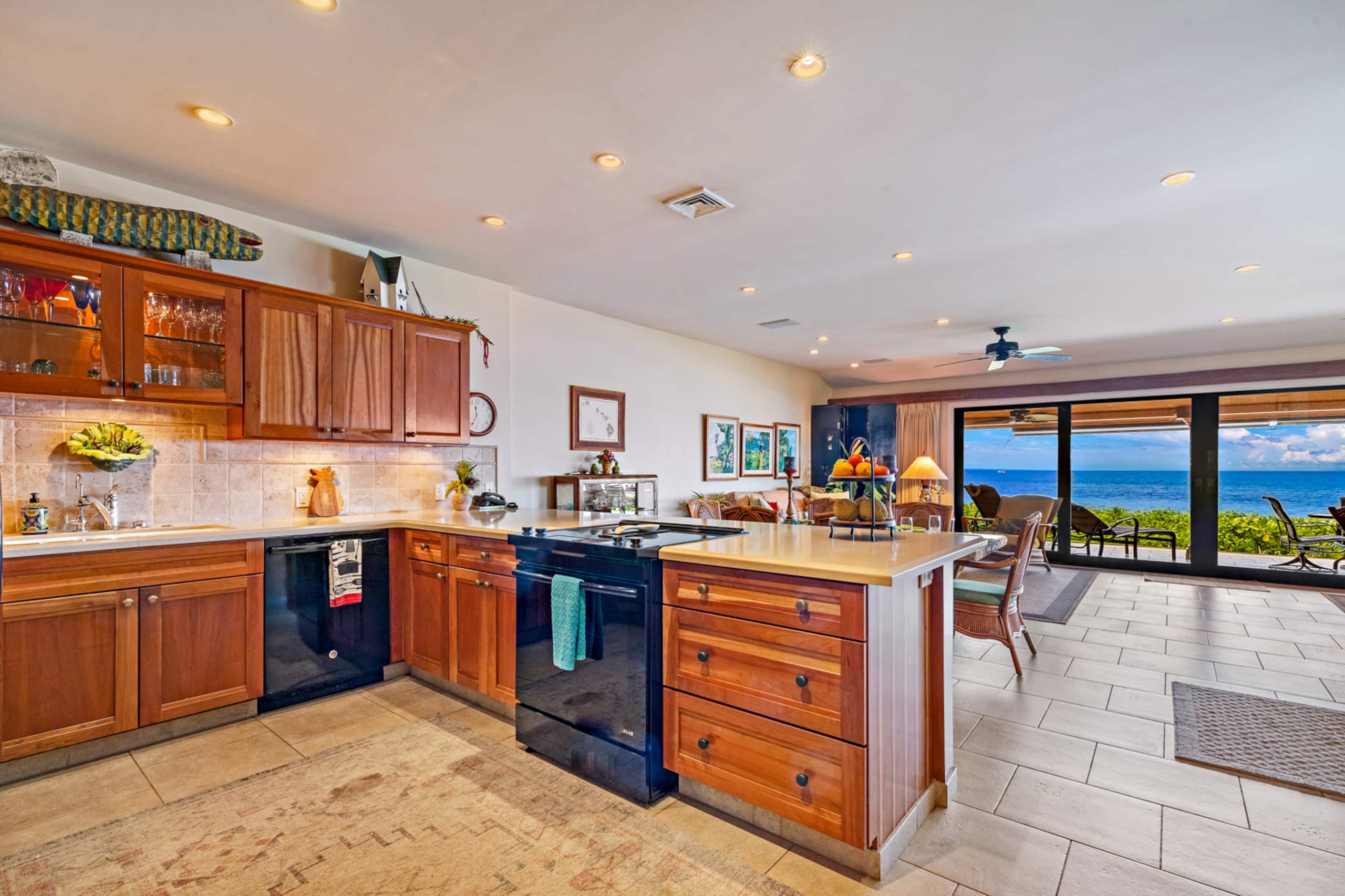 Townhouse in Lahaina · ★4.6 · 4 bedrooms · 5 beds · 3.5 baths - Image 9