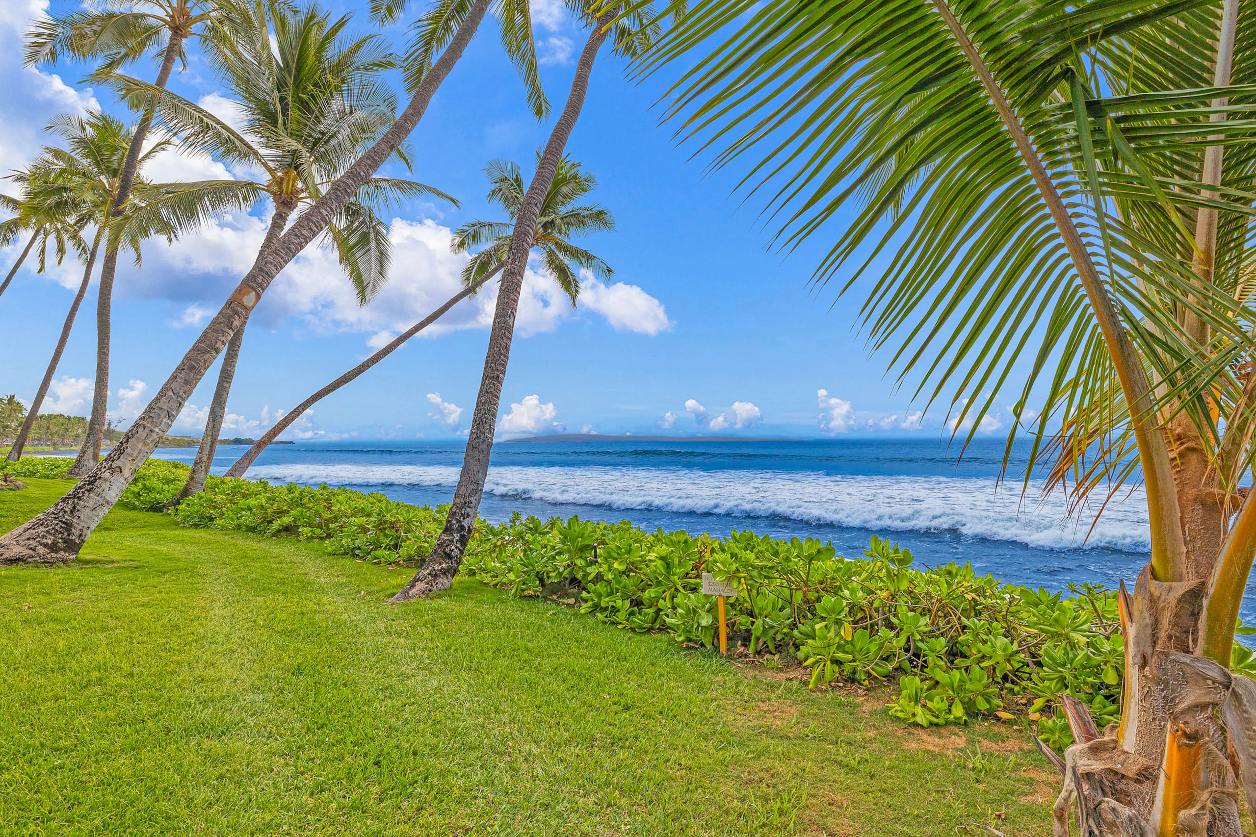 Townhouse in Lahaina · ★4.75 · 2 bedrooms · 3 beds · 2.5 baths - Image 45