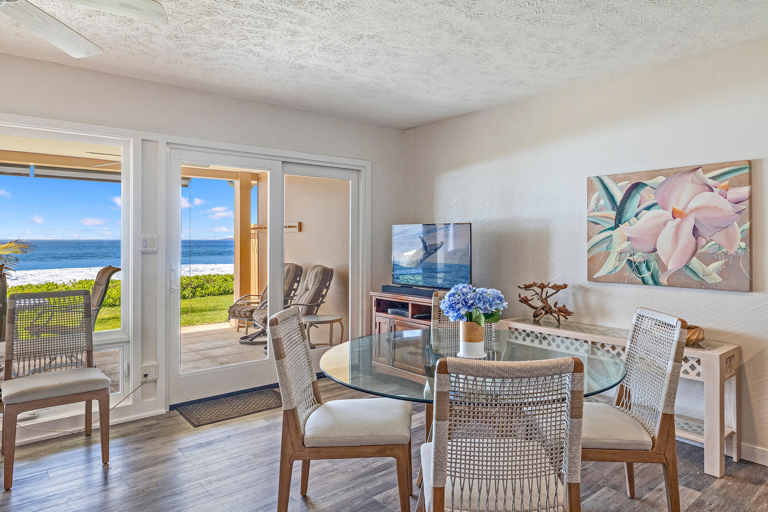 Townhouse in Lahaina · ★4.75 · 2 bedrooms · 3 beds · 2.5 baths - Image 2