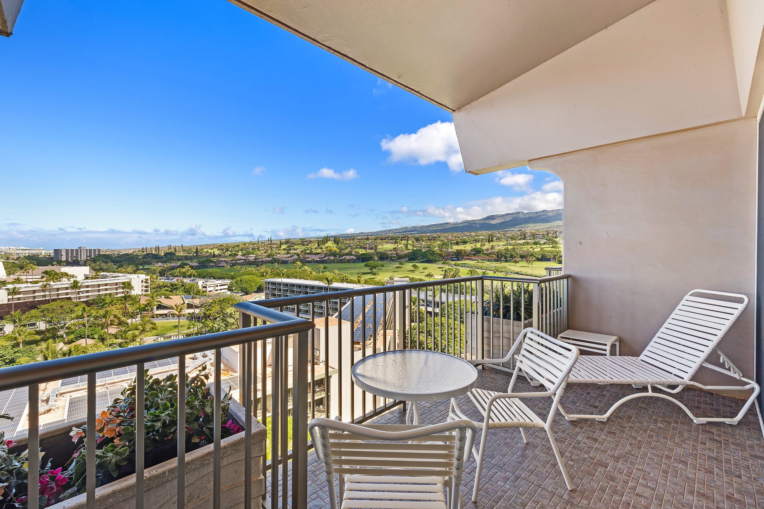 Condo in Lahaina · ★4.82 · Studio · 1 bed · No bathroom - Image 31