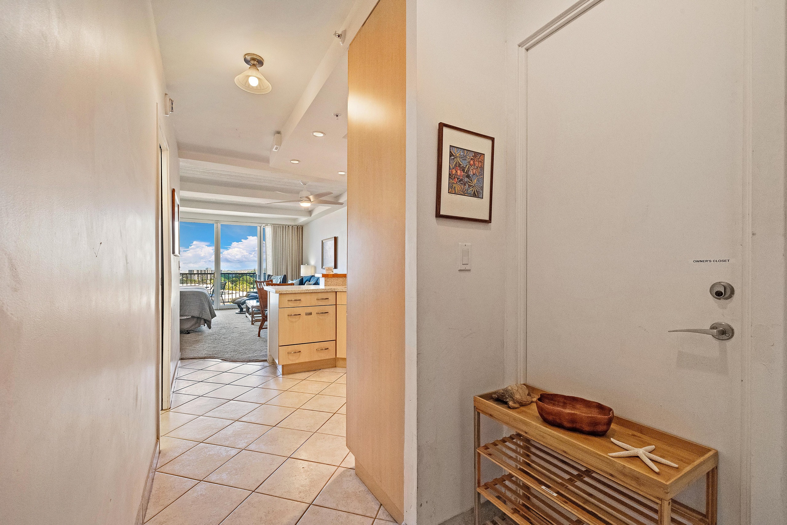 Condo in Lahaina · ★4.82 · Studio · 1 bed · No bathroom - Image 19