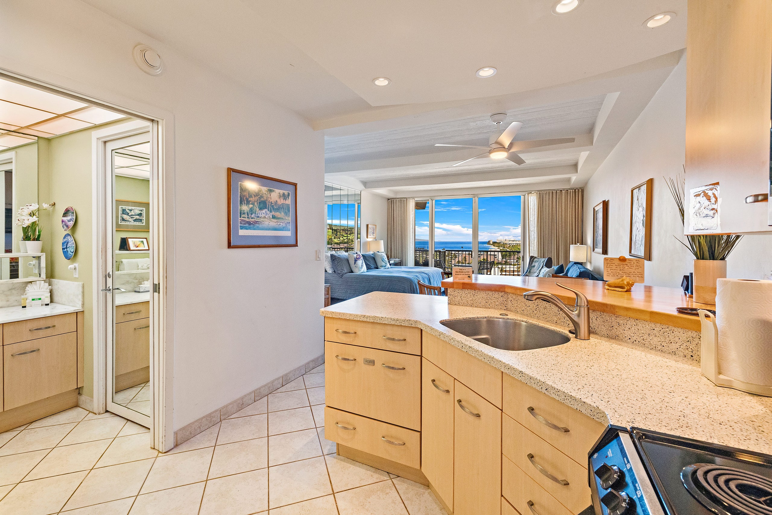 Condo in Lahaina · ★4.82 · Studio · 1 bed · No bathroom - Image 10