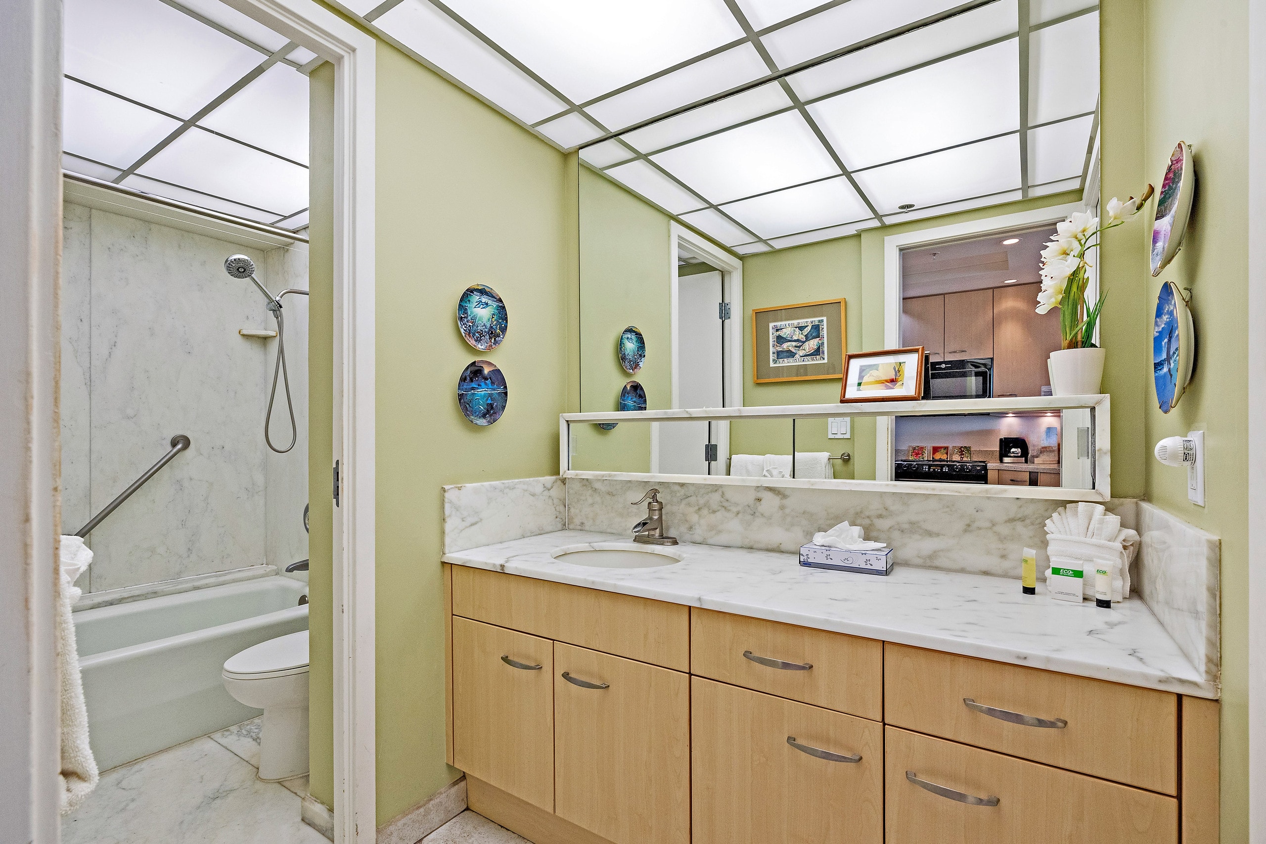 Condo in Lahaina · ★4.82 · Studio · 1 bed · No bathroom - Image 15