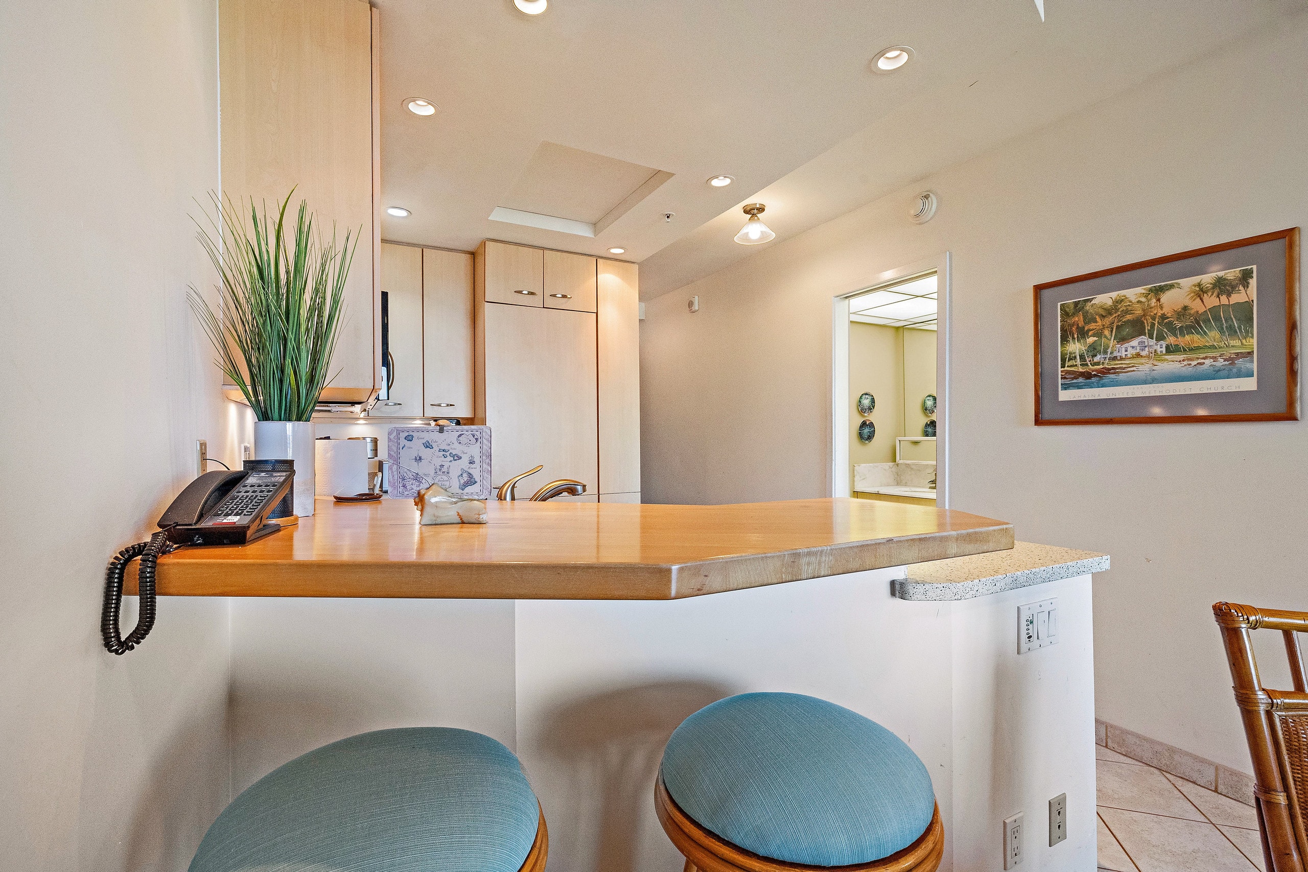 Condo in Lahaina · ★4.82 · Studio · 1 bed · No bathroom - Image 24
