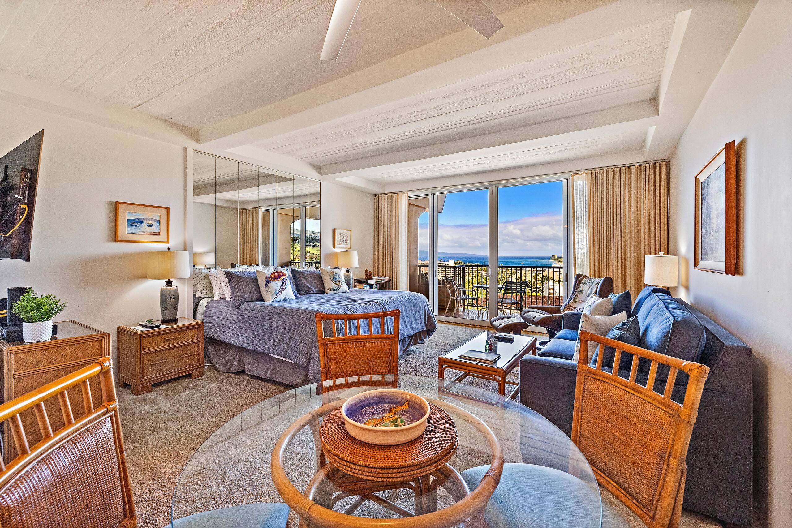 Condo in Lahaina · ★4.82 · Studio · 1 bed · No bathroom - Image 25