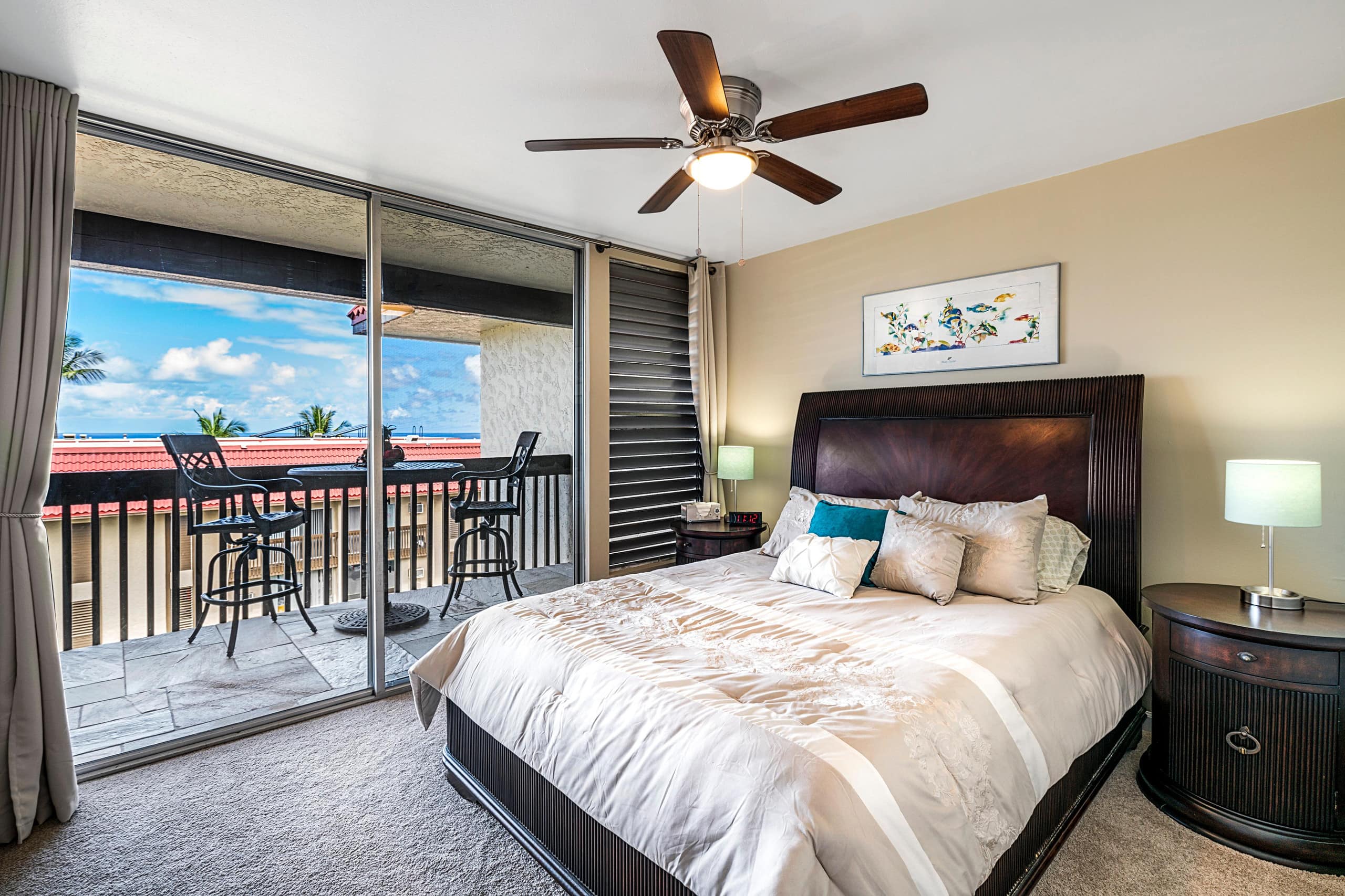 Kona Mansions#229 Top Floor, 2 story Unit w/Ocean - Image 3