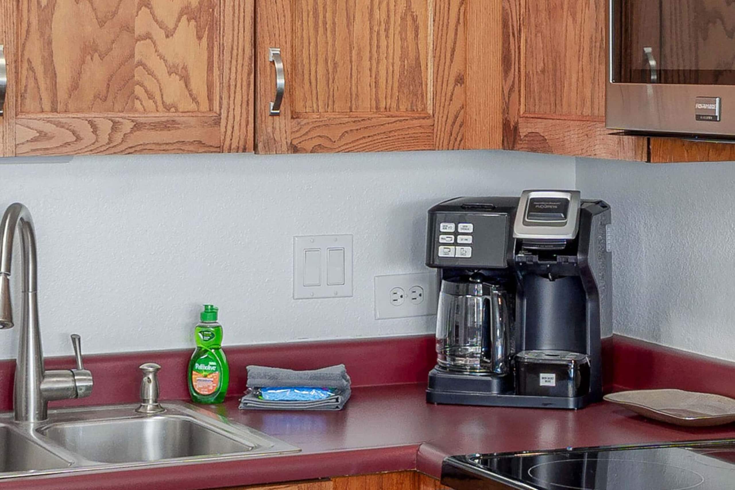Condo in Kihei · ★4.93 · 1 bedroom · 2 beds · 2 private baths - Image 18
