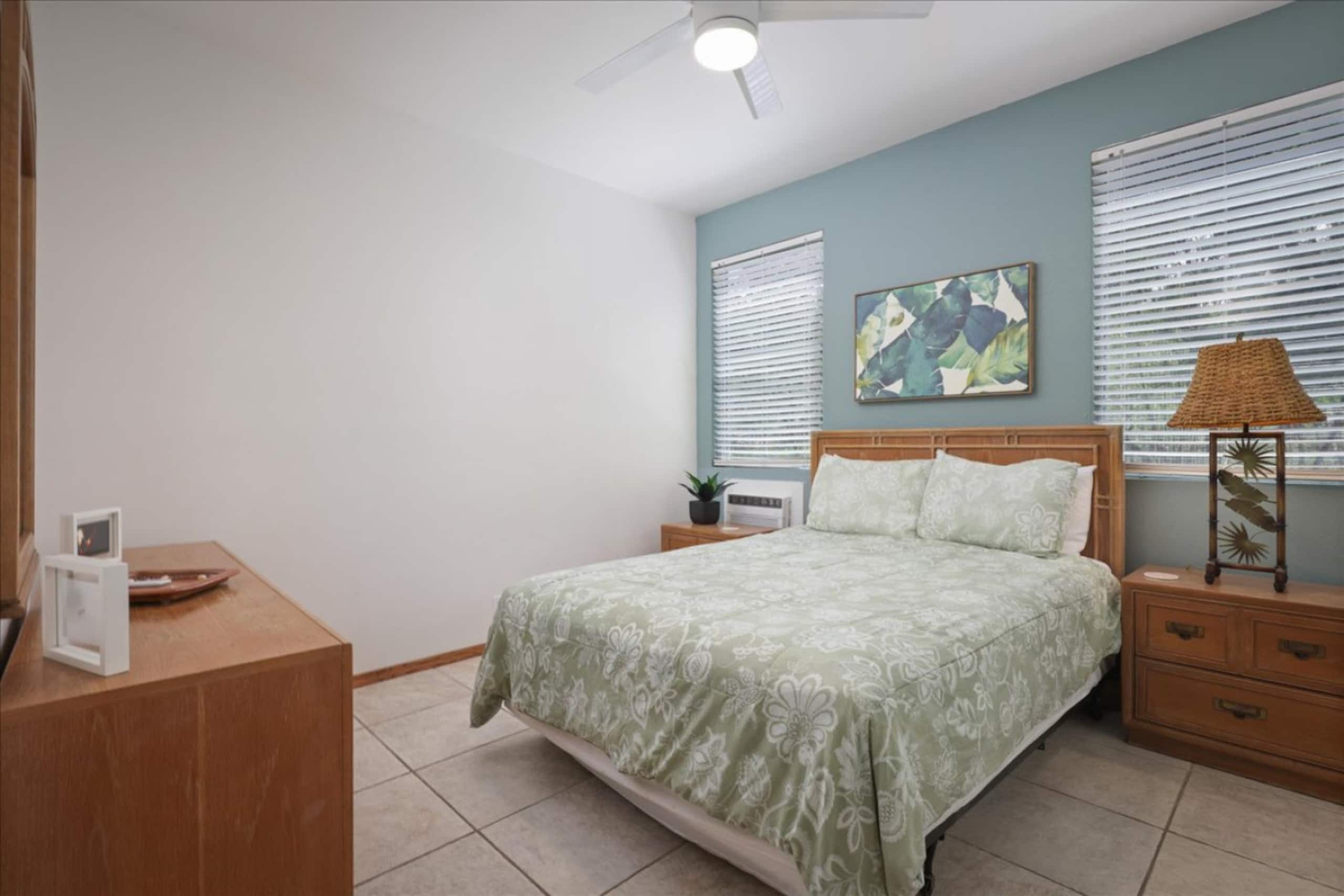 Condo in Kailua-Kona · ★4.65 · 2 bedrooms · 2 beds · 2 private baths - Image 12