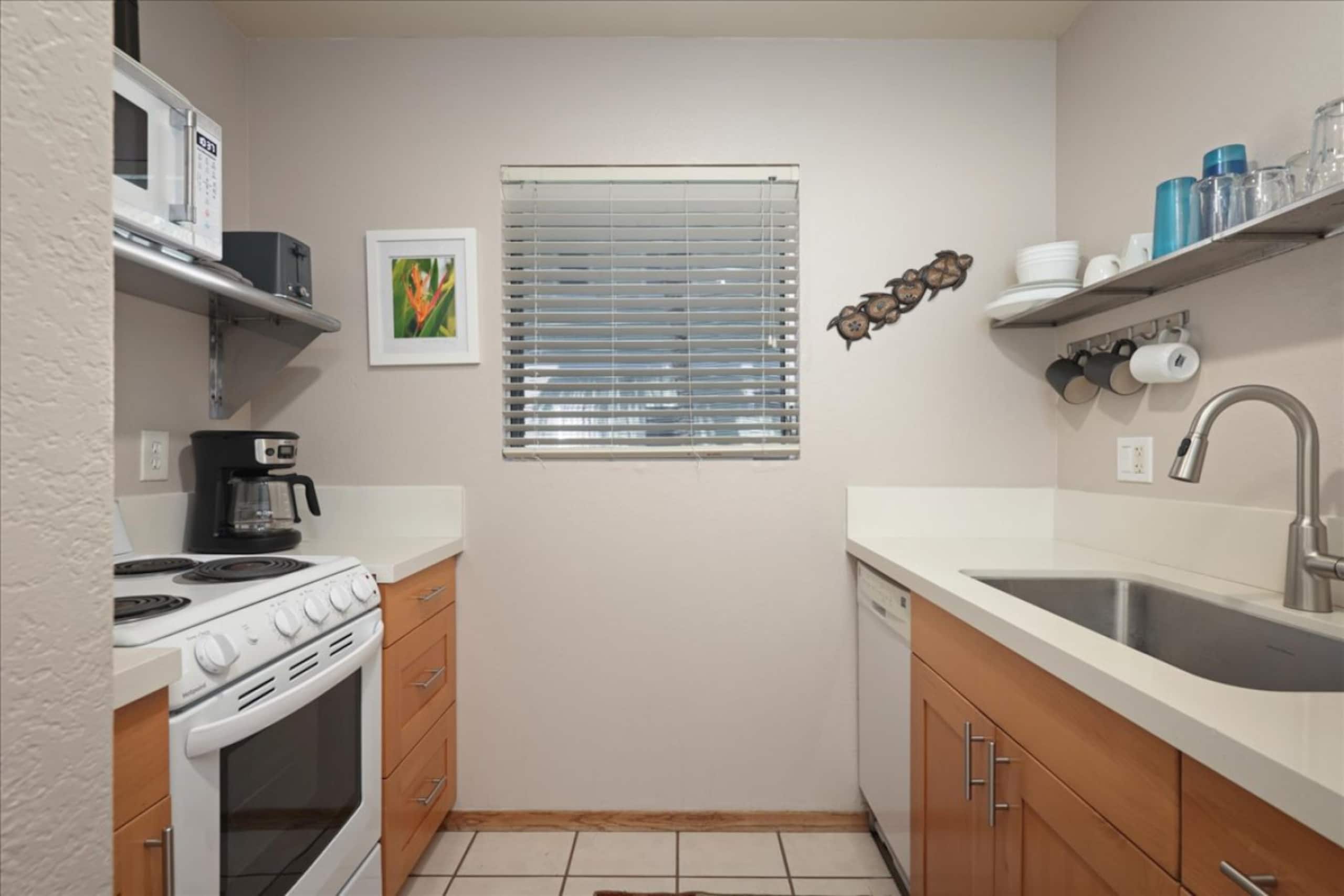 Condo in Kailua-Kona · ★4.65 · 2 bedrooms · 2 beds · 2 private baths - Image 5