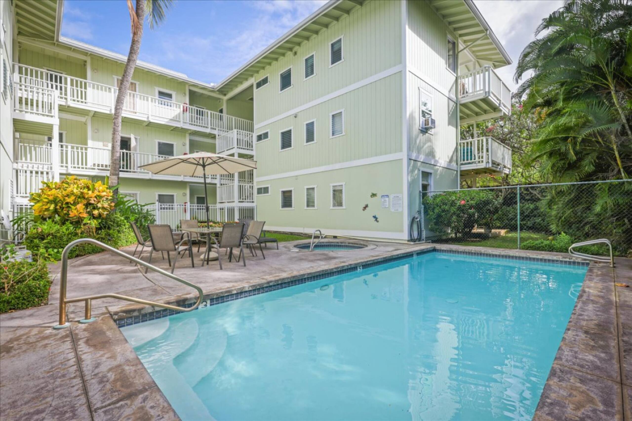 Condo in Kailua-Kona · ★4.65 · 2 bedrooms · 2 beds · 2 private baths - Image 19