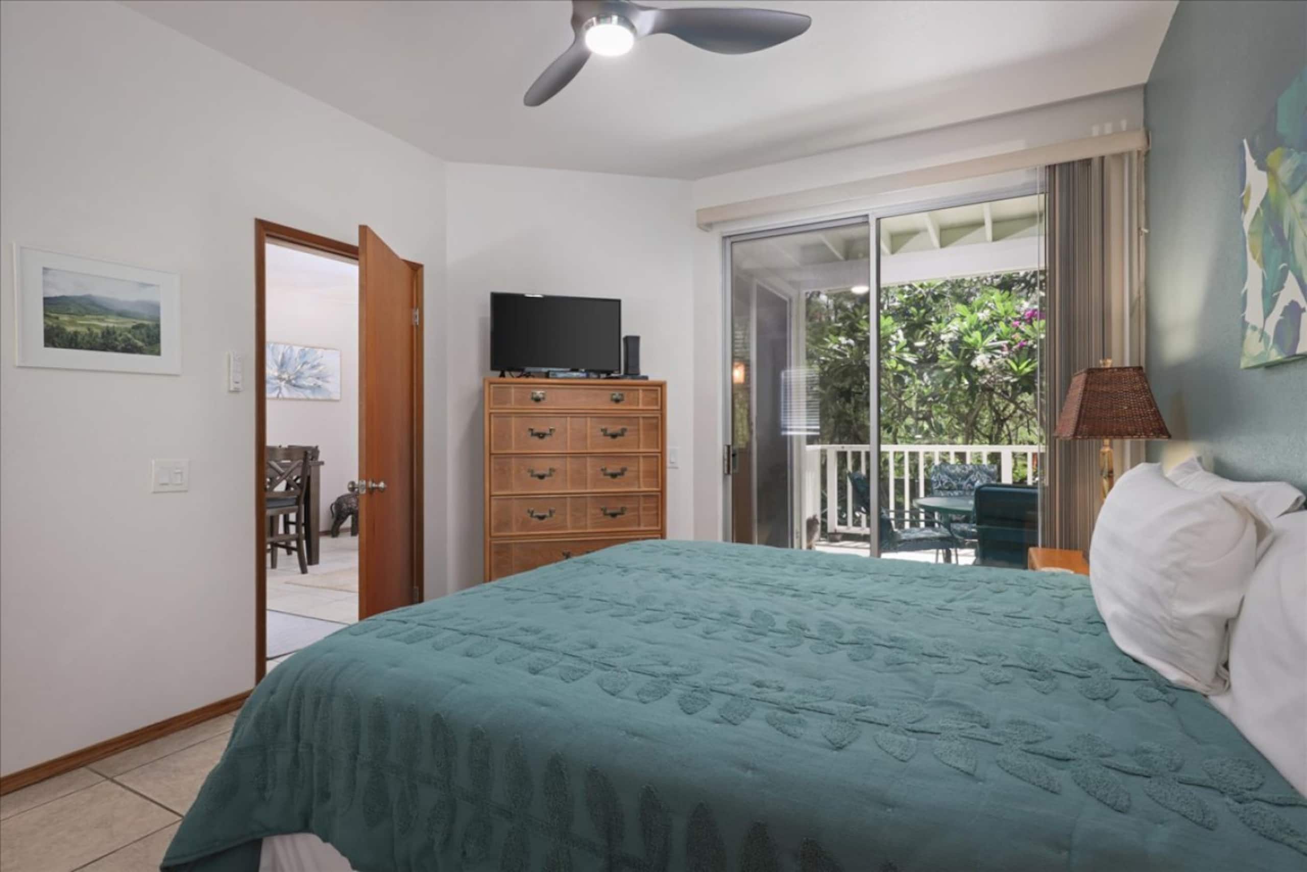Condo in Kailua-Kona · ★4.65 · 2 bedrooms · 2 beds · 2 private baths - Image 9