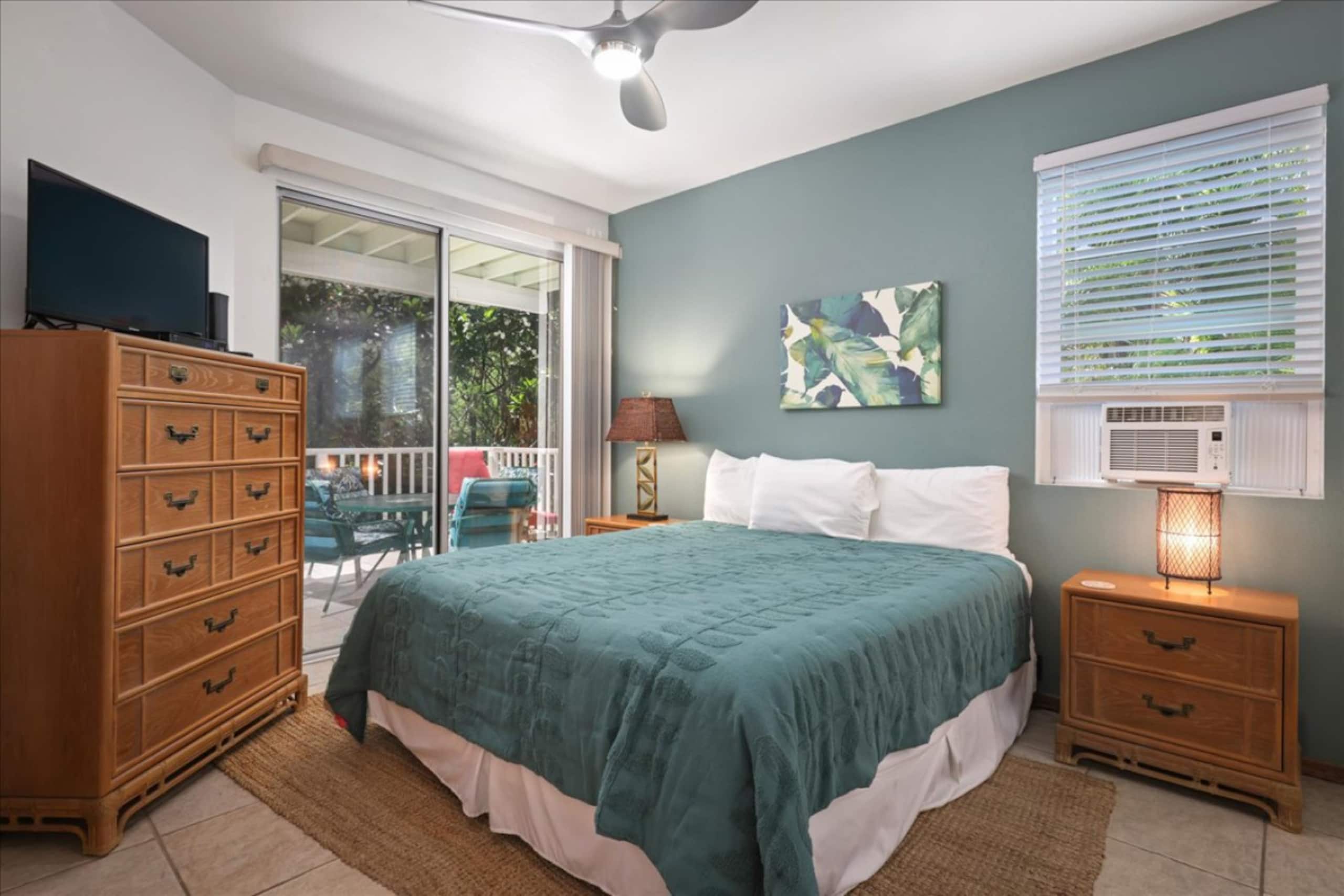 Condo in Kailua-Kona · ★4.65 · 2 bedrooms · 2 beds · 2 private baths - Image 2