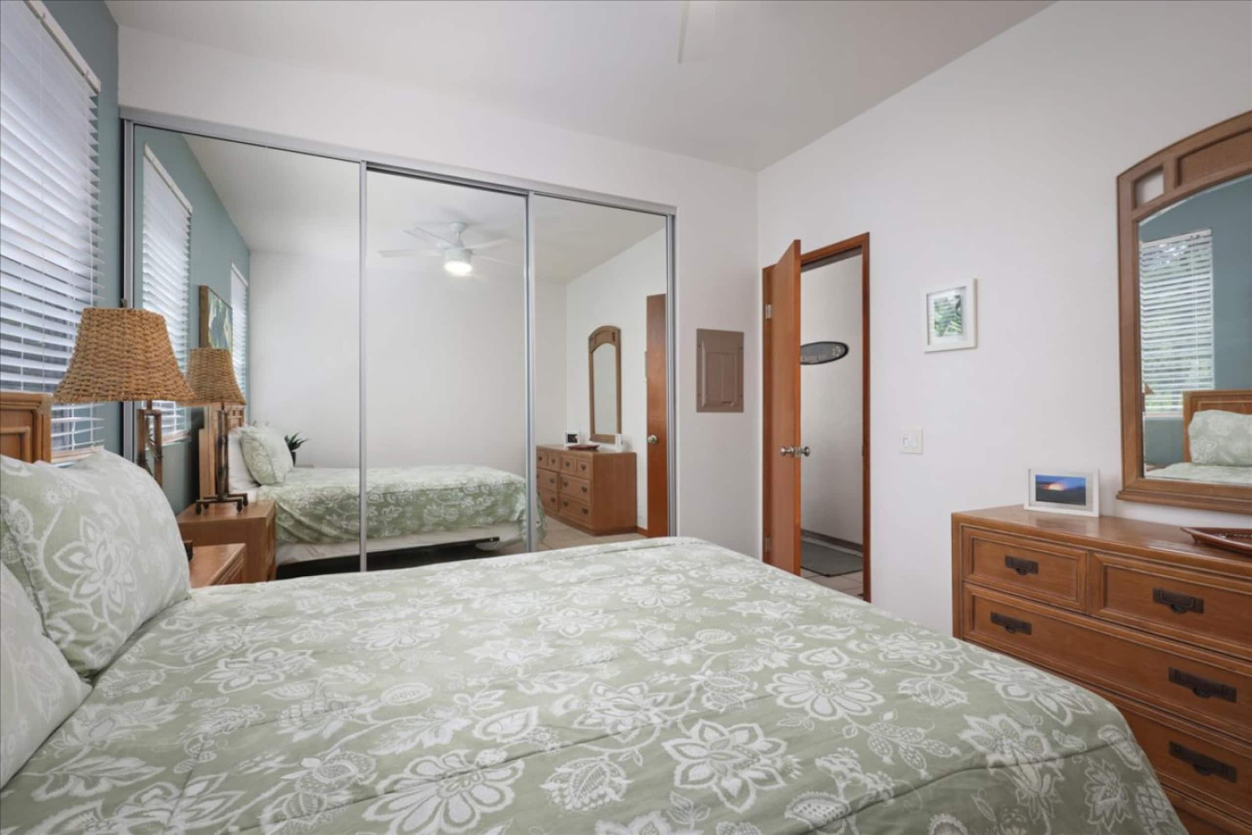 Condo in Kailua-Kona · ★4.65 · 2 bedrooms · 2 beds · 2 private baths - Image 3