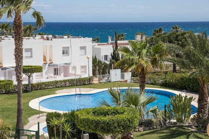 Spacious 3-bedroom Apartment With Pool - Mojácar
