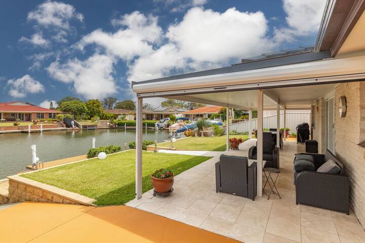 A Waterfront Haven with Private Jetty and Mooring gallery image 4
