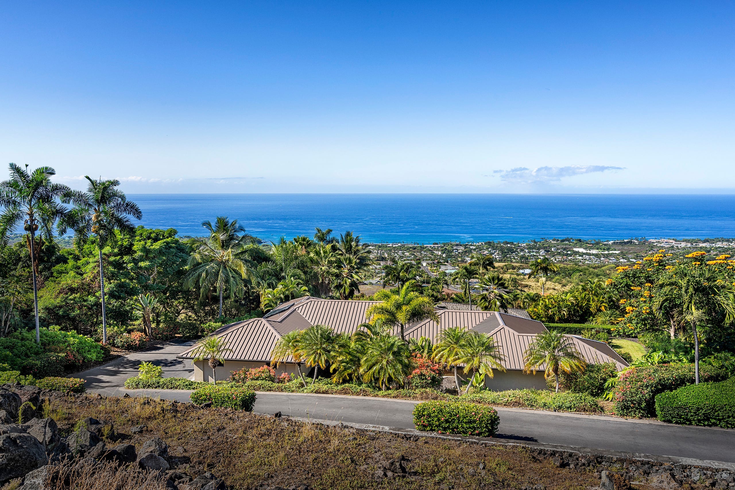 Home in Kailua-Kona · ★4.91 · 3 bedrooms · 3 beds · 3 baths - Image 8