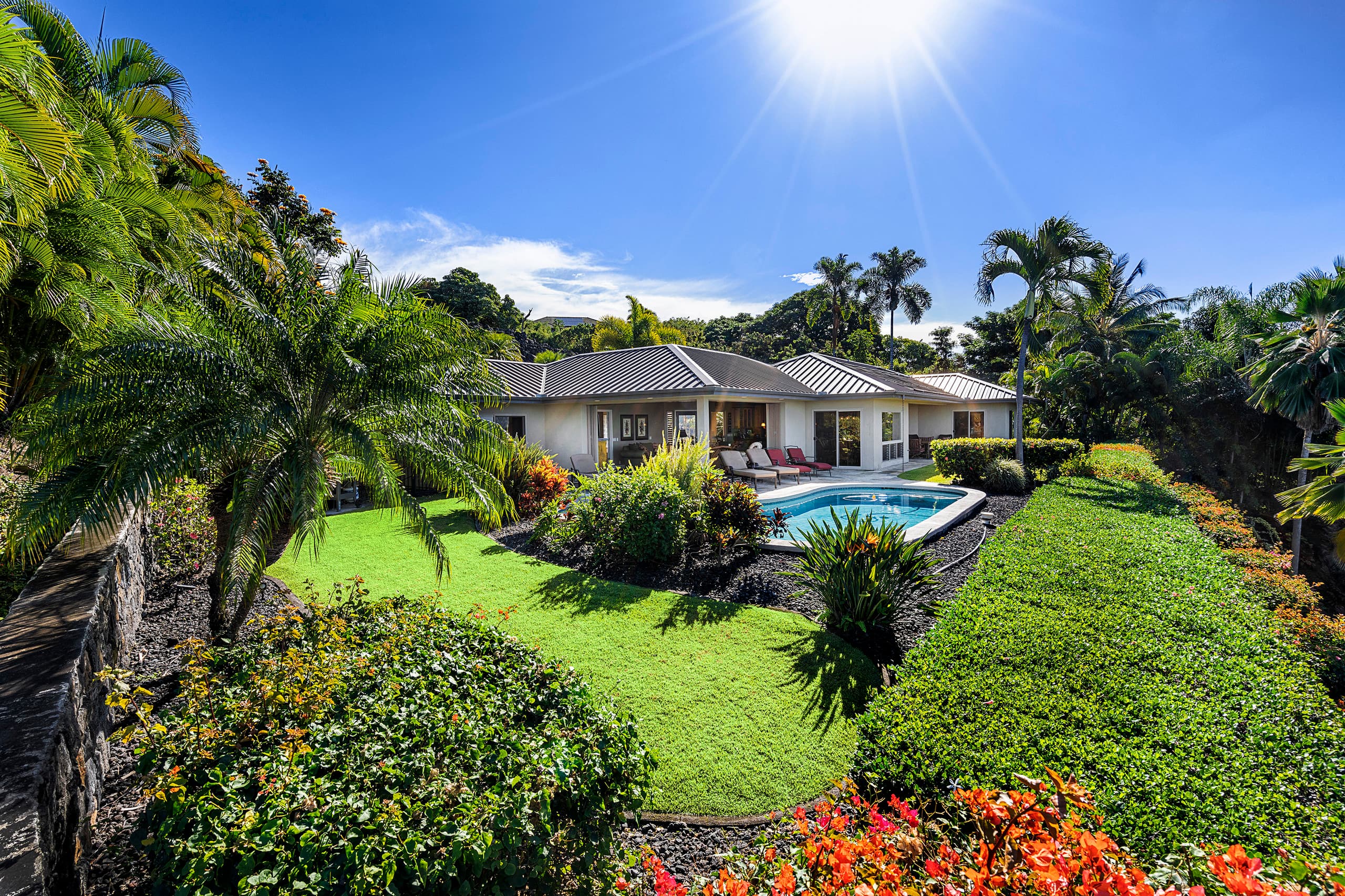Home in Kailua-Kona · ★4.91 · 3 bedrooms · 3 beds · 3 baths - Image 2