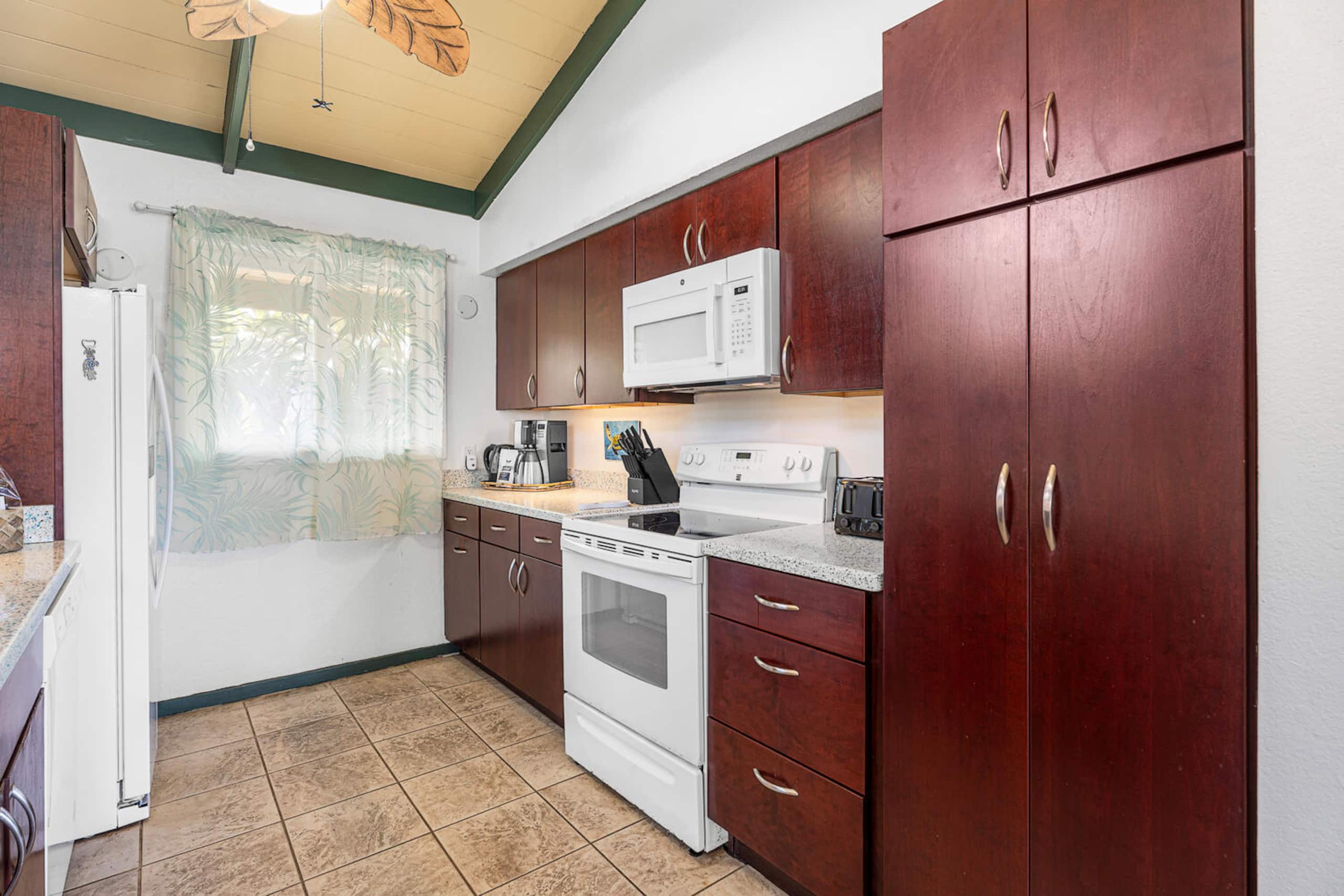Home in Kailua-Kona · ★4.87 · 1 bedroom · 2 beds · 1 bath - Image 14