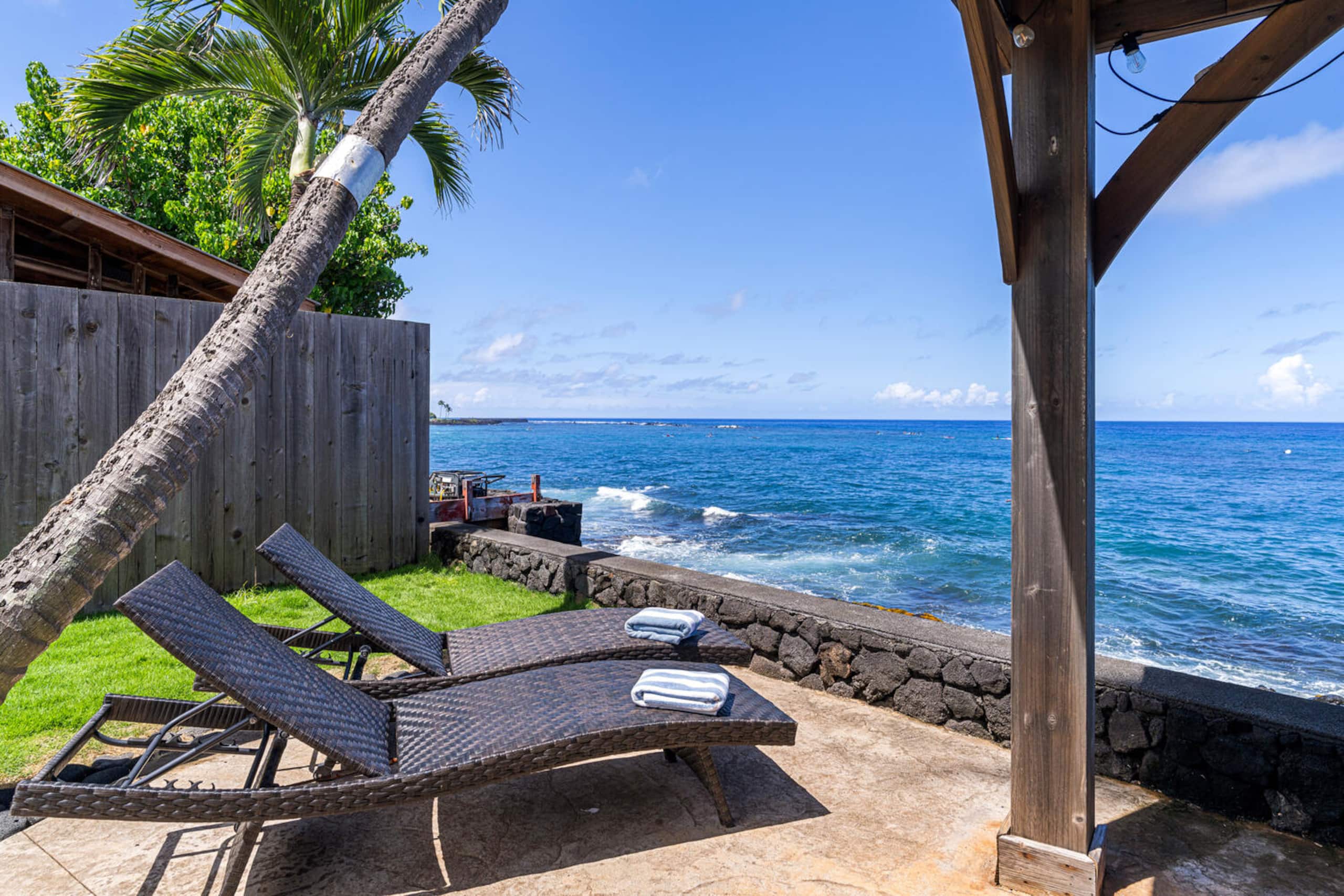 Home in Kailua-Kona · ★4.87 · 1 bedroom · 2 beds · 1 bath - Image 2
