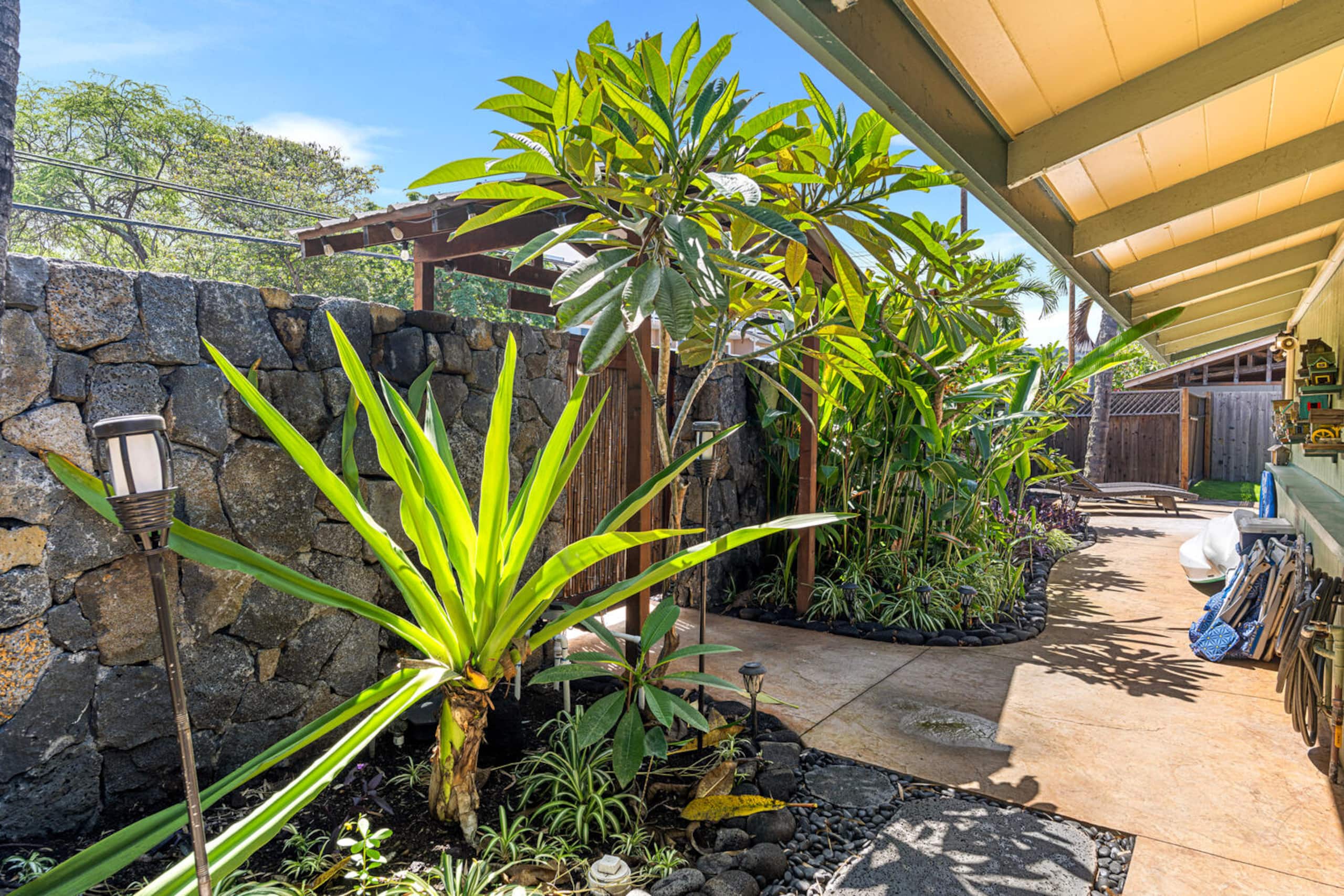 Home in Kailua-Kona · ★4.87 · 1 bedroom · 2 beds · 1 bath - Image 34