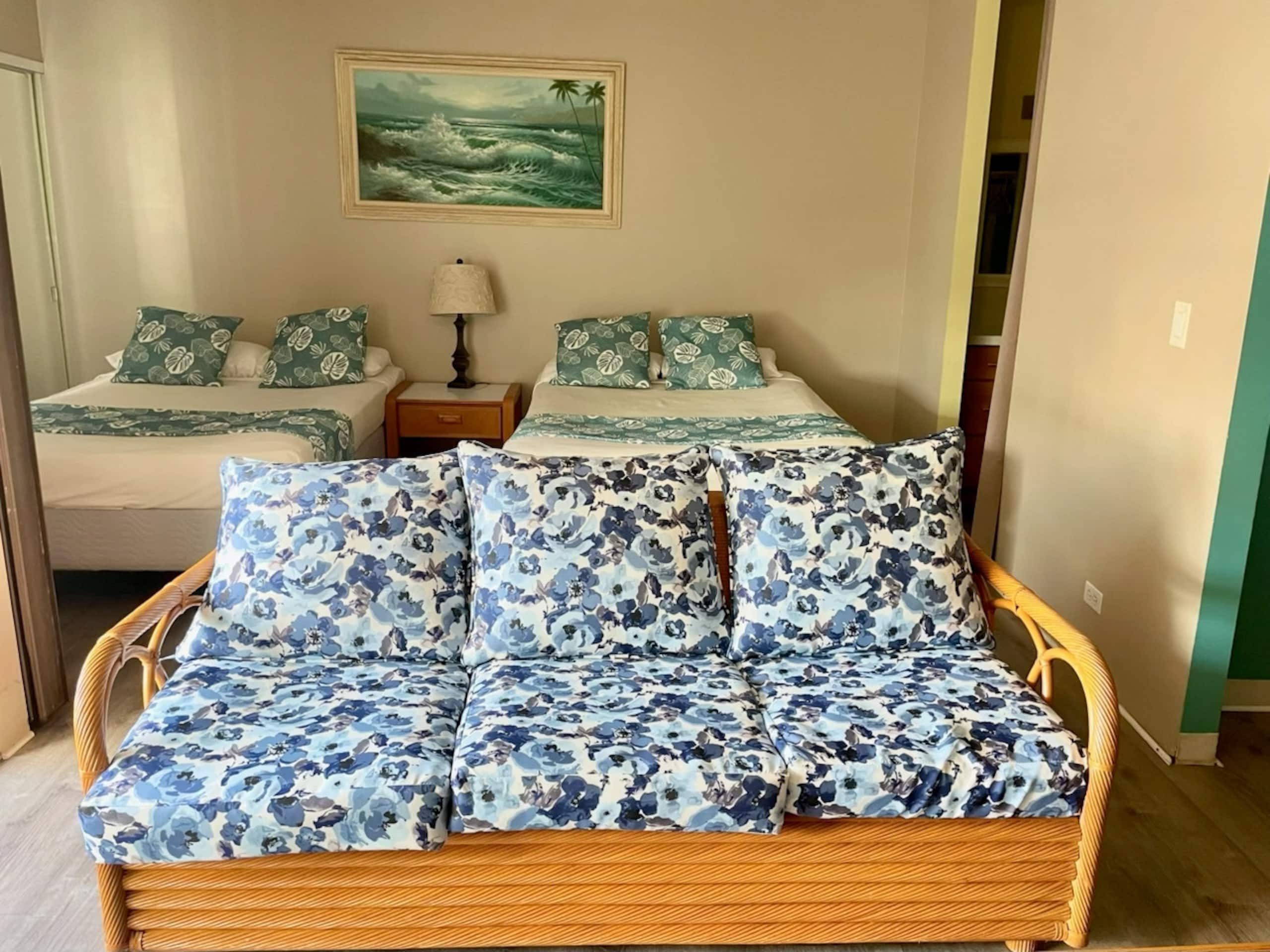 Condo in Honolulu · ★4.33 · 1 bedroom · 3 beds · 1 private bath - Image 6