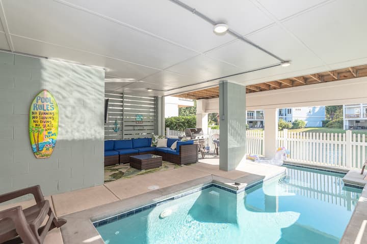 Pet-friendly | Heated Pool | Walk To Beach - Hilton Head Island, SC